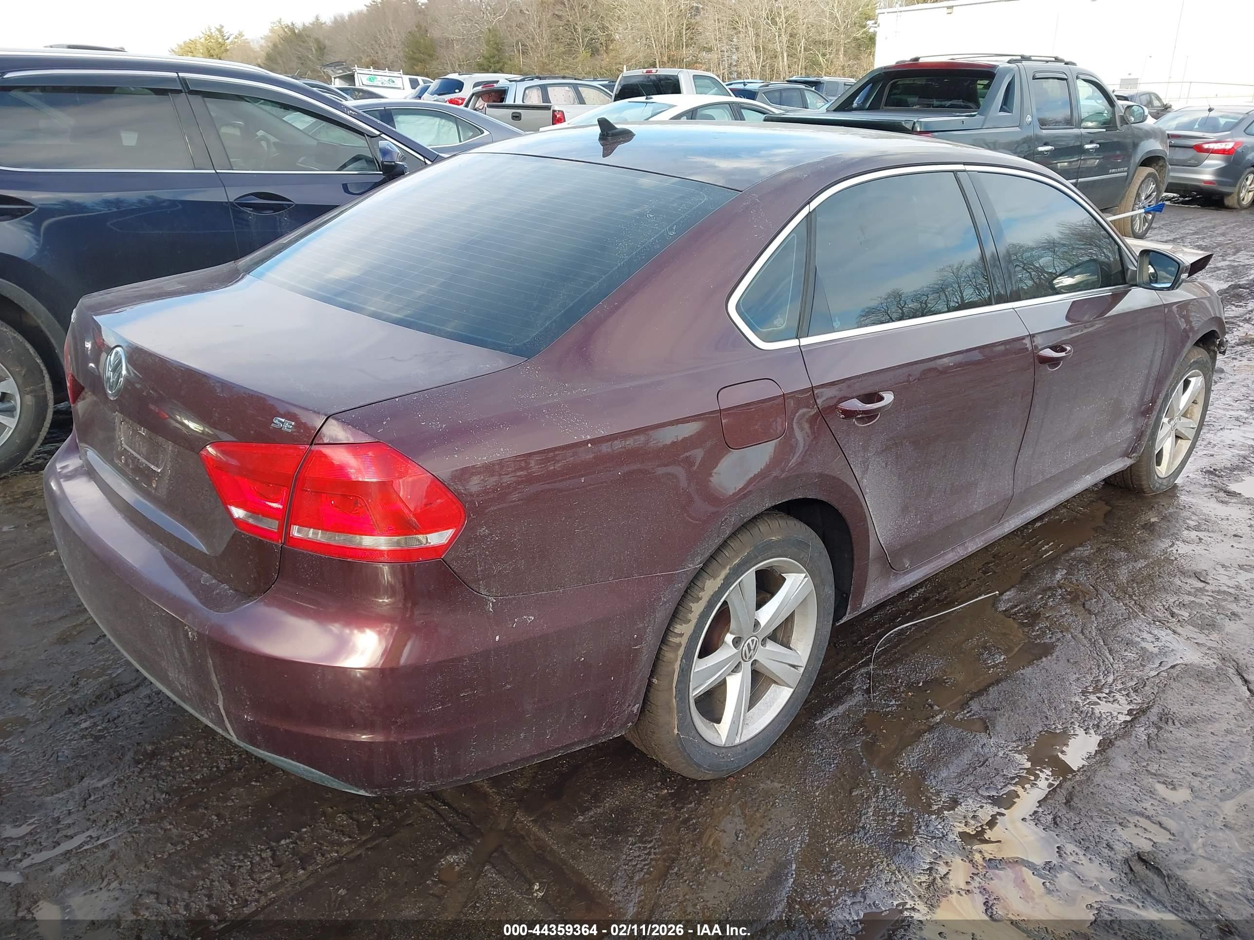 VOLKSWAGEN PASSAT image 4
