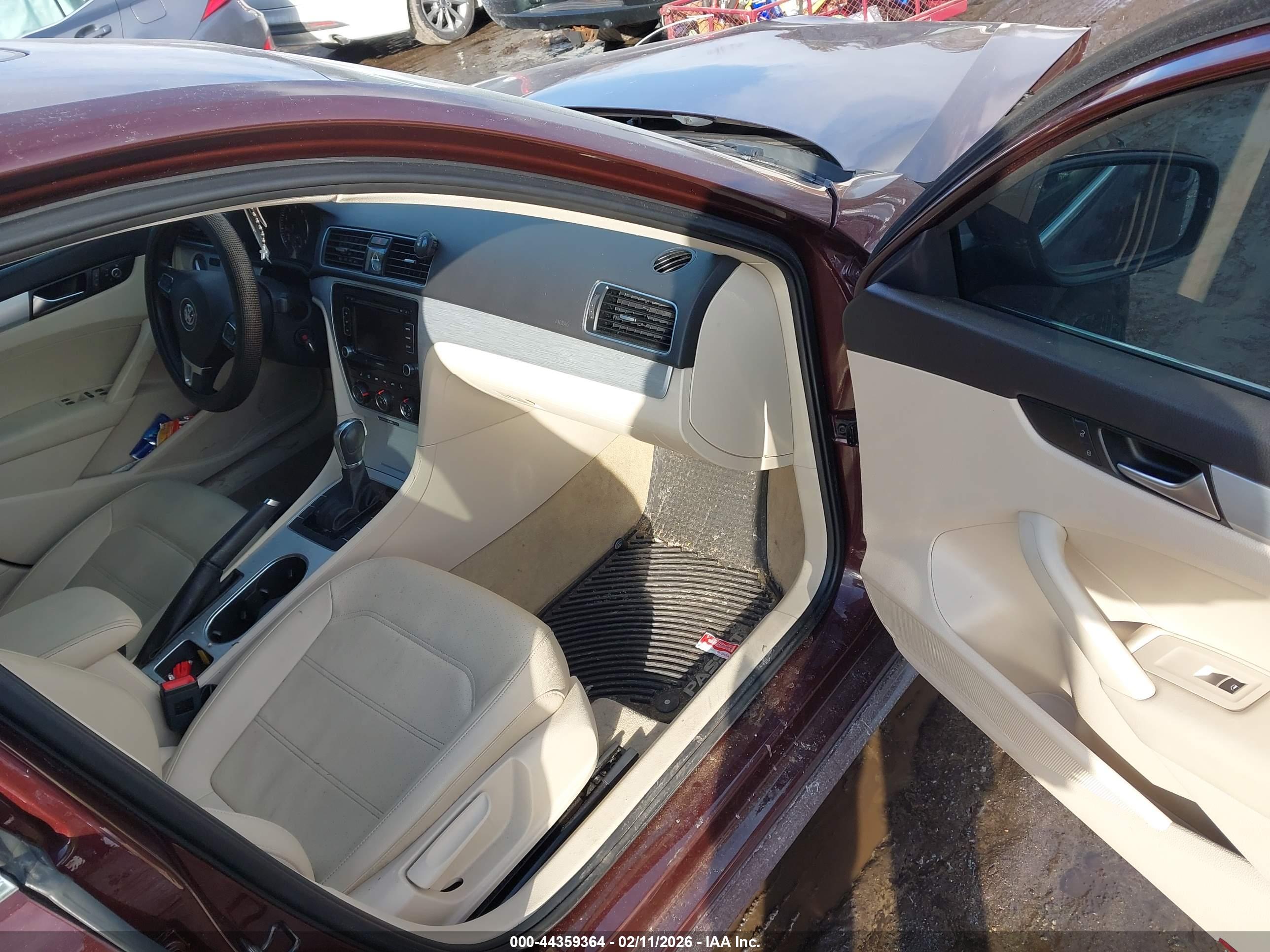 VOLKSWAGEN PASSAT image 5