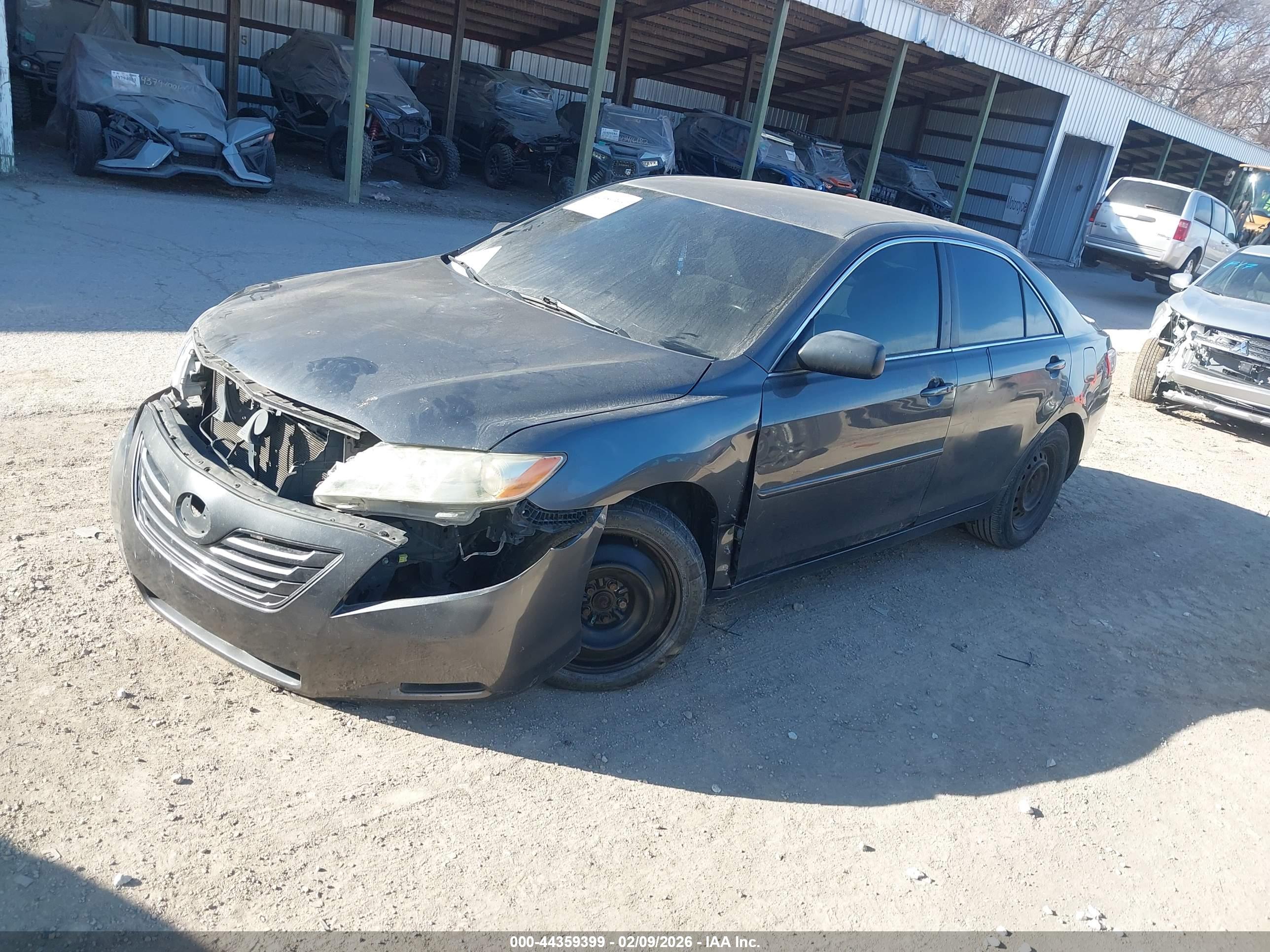 TOYOTA CAMRY image 2