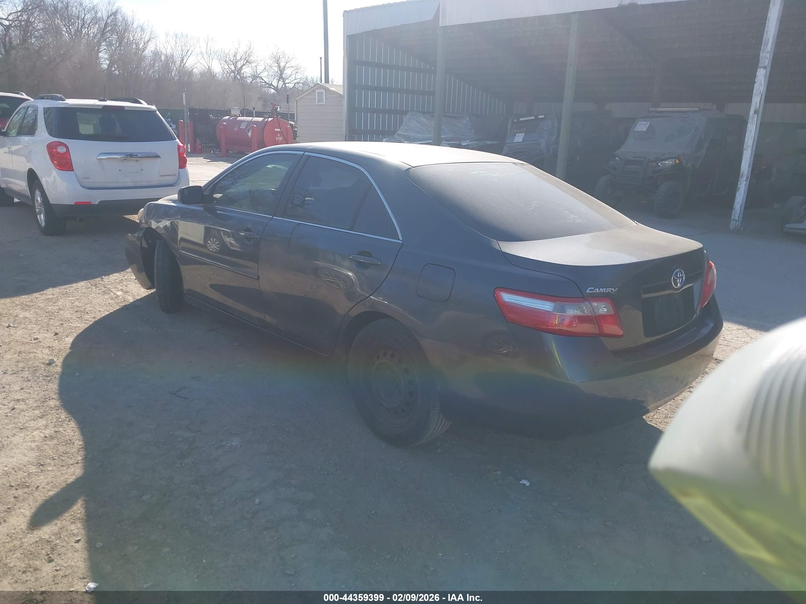 TOYOTA CAMRY image 3