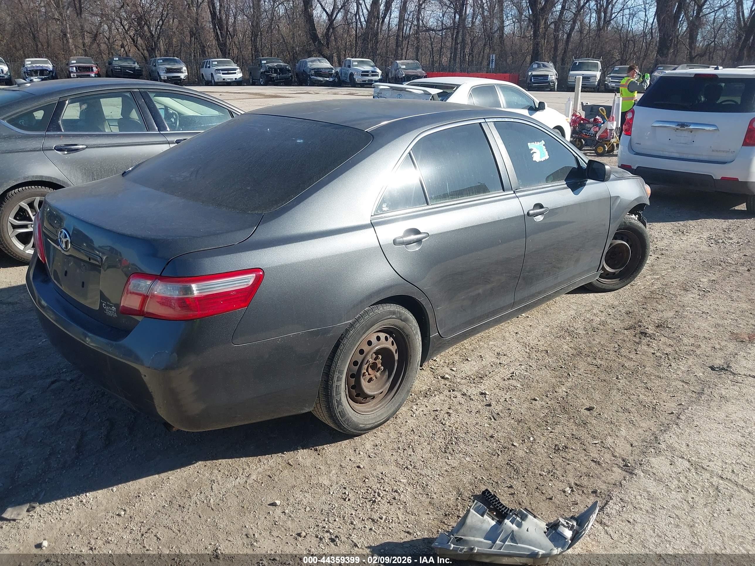 TOYOTA CAMRY image 4