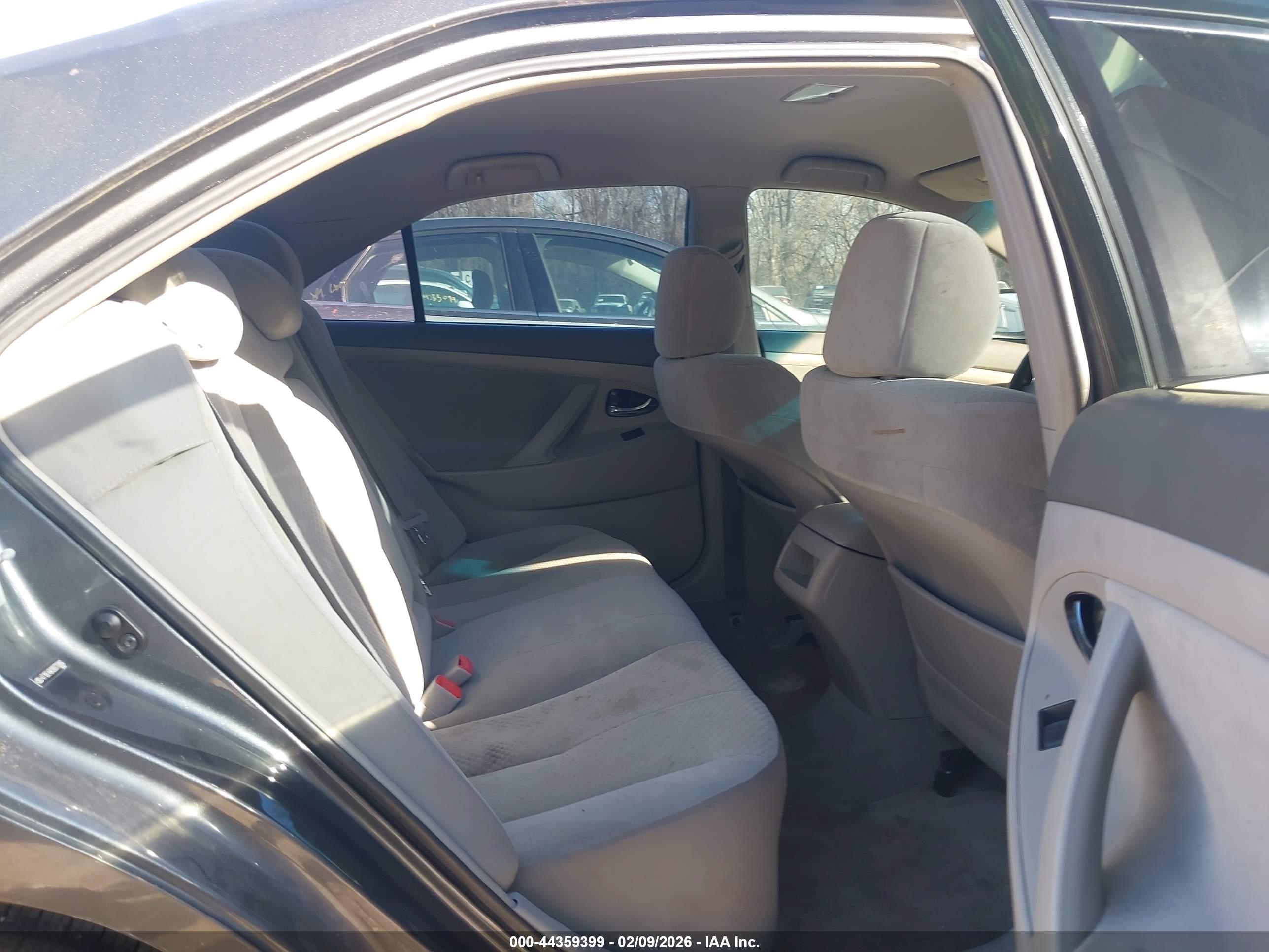 TOYOTA CAMRY image 8