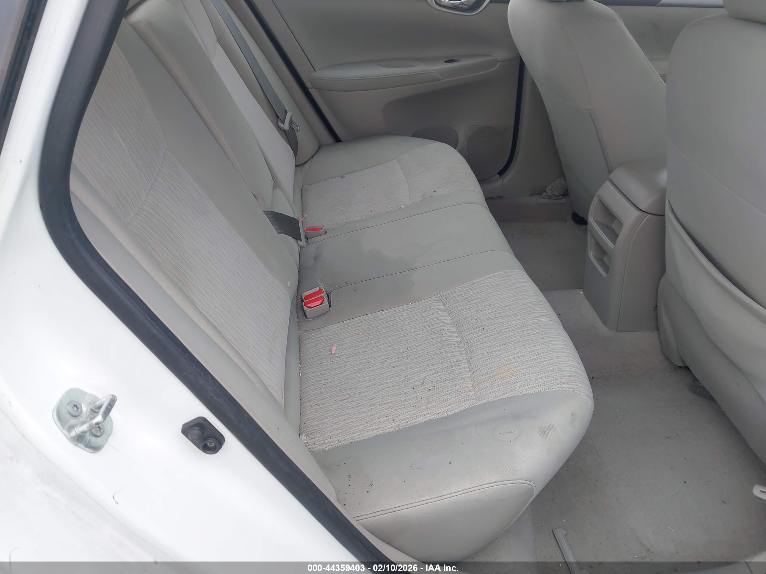 NISSAN SENTRA image 8