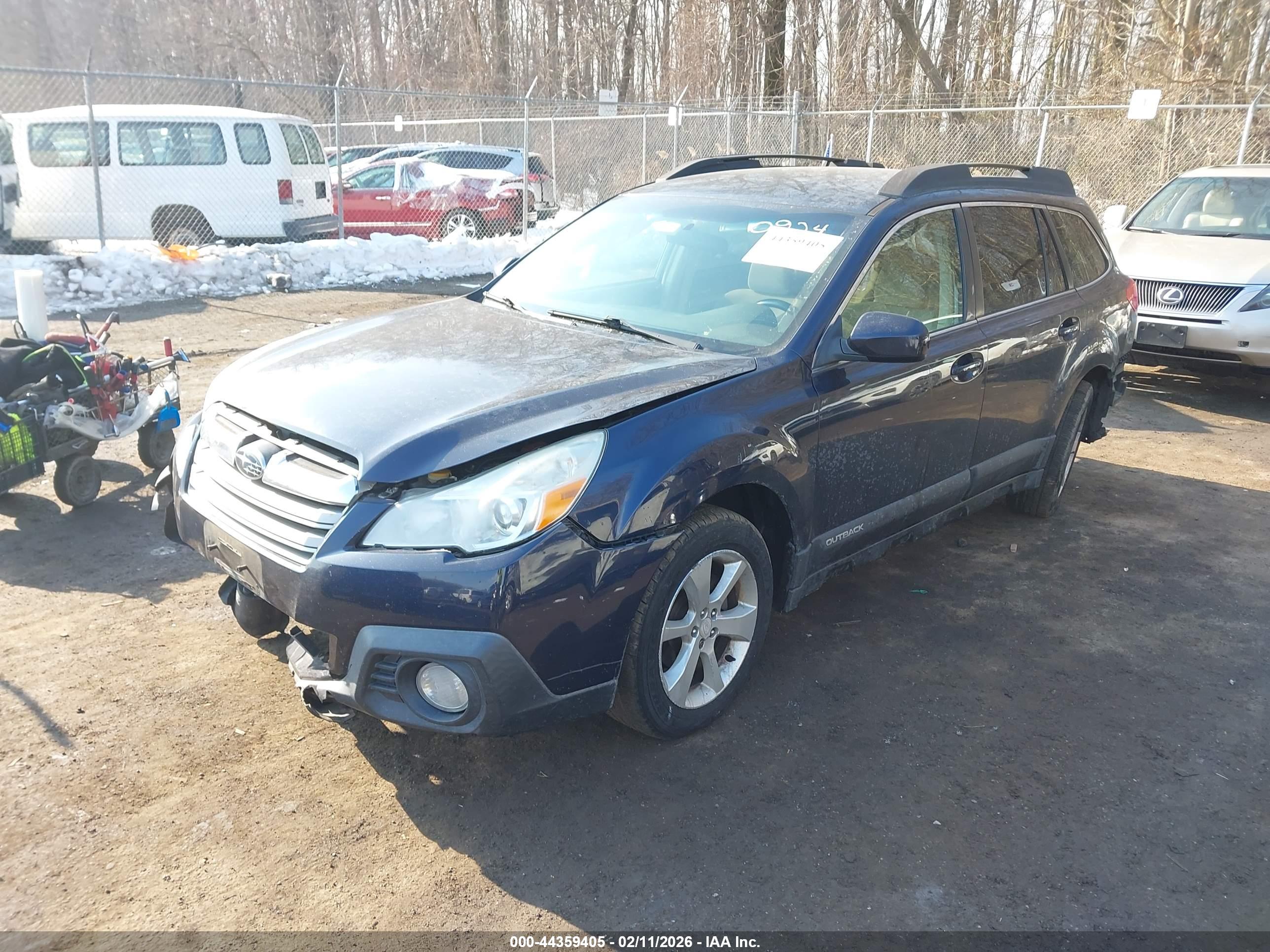 SUBARU OUTBACK image 2