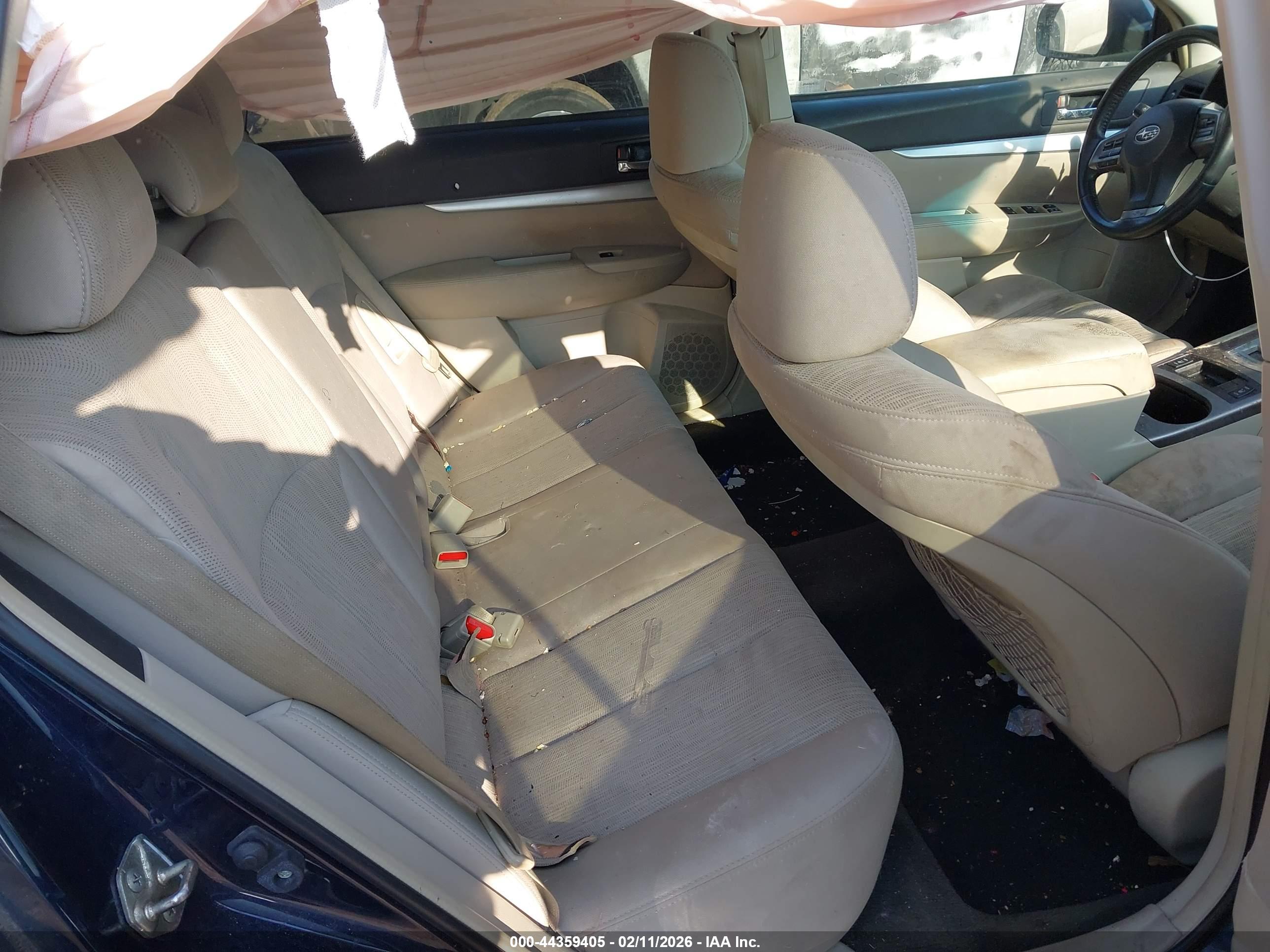 SUBARU OUTBACK image 8