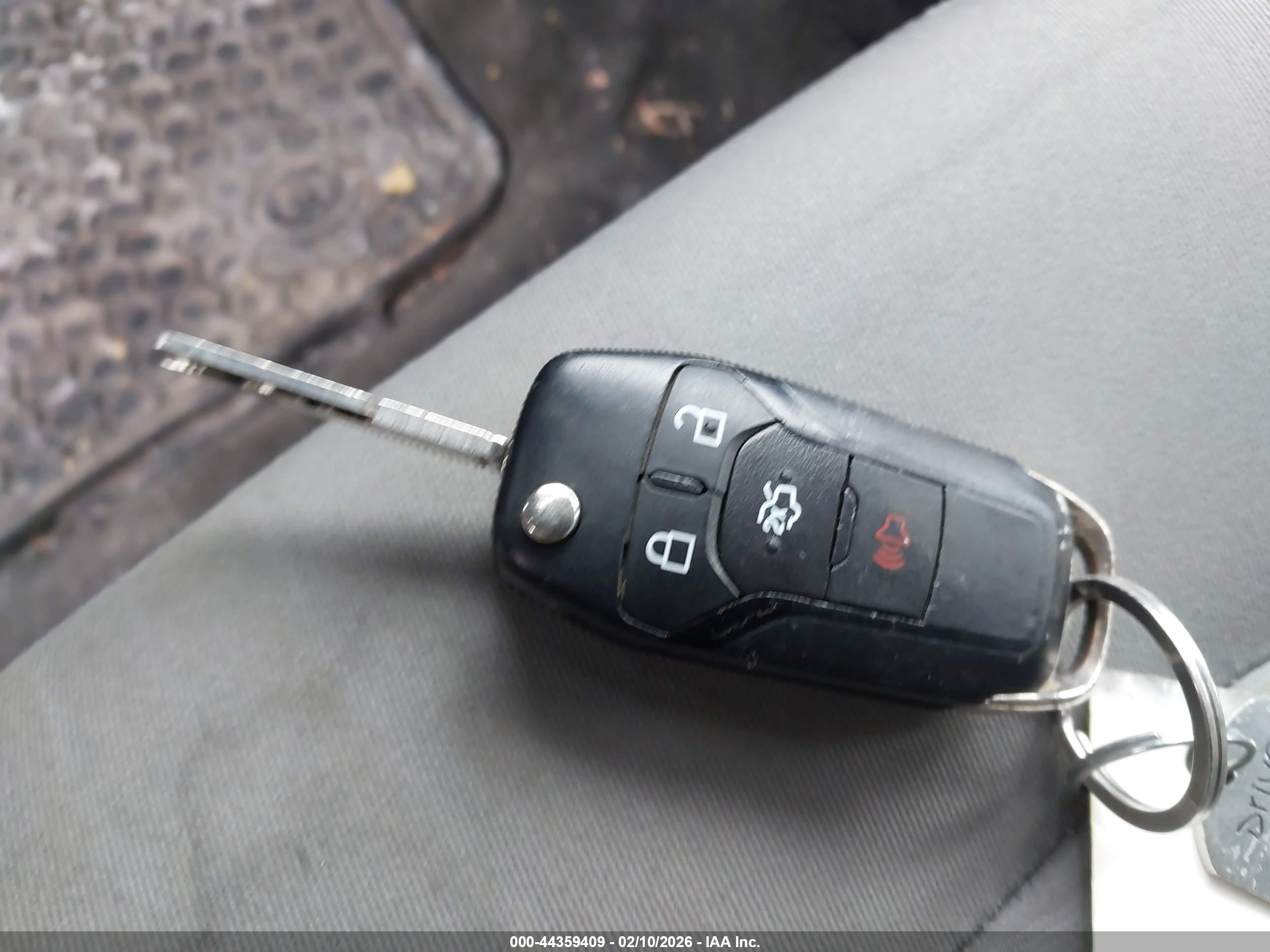 FORD FUSION image 11