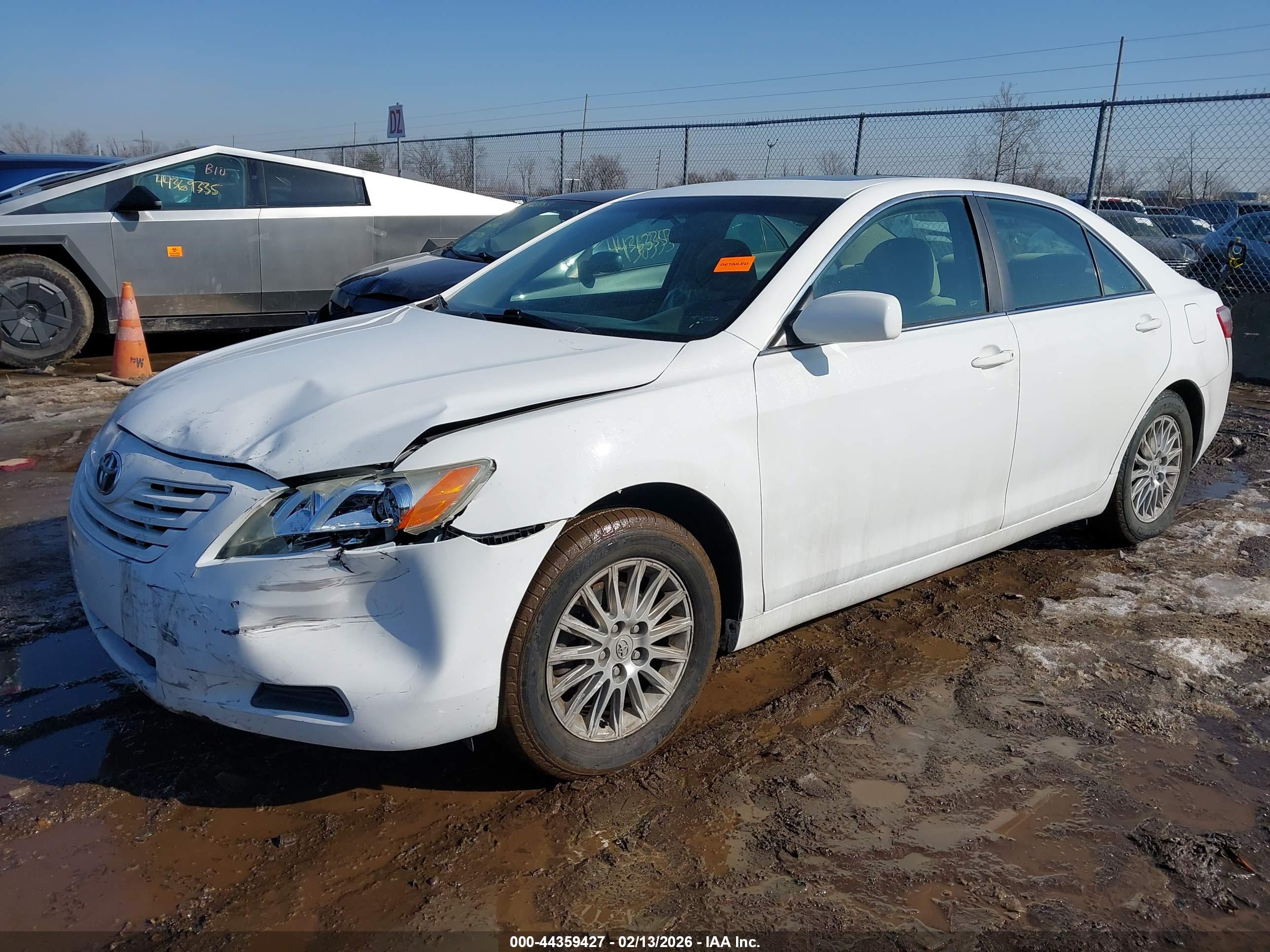 TOYOTA CAMRY image 2