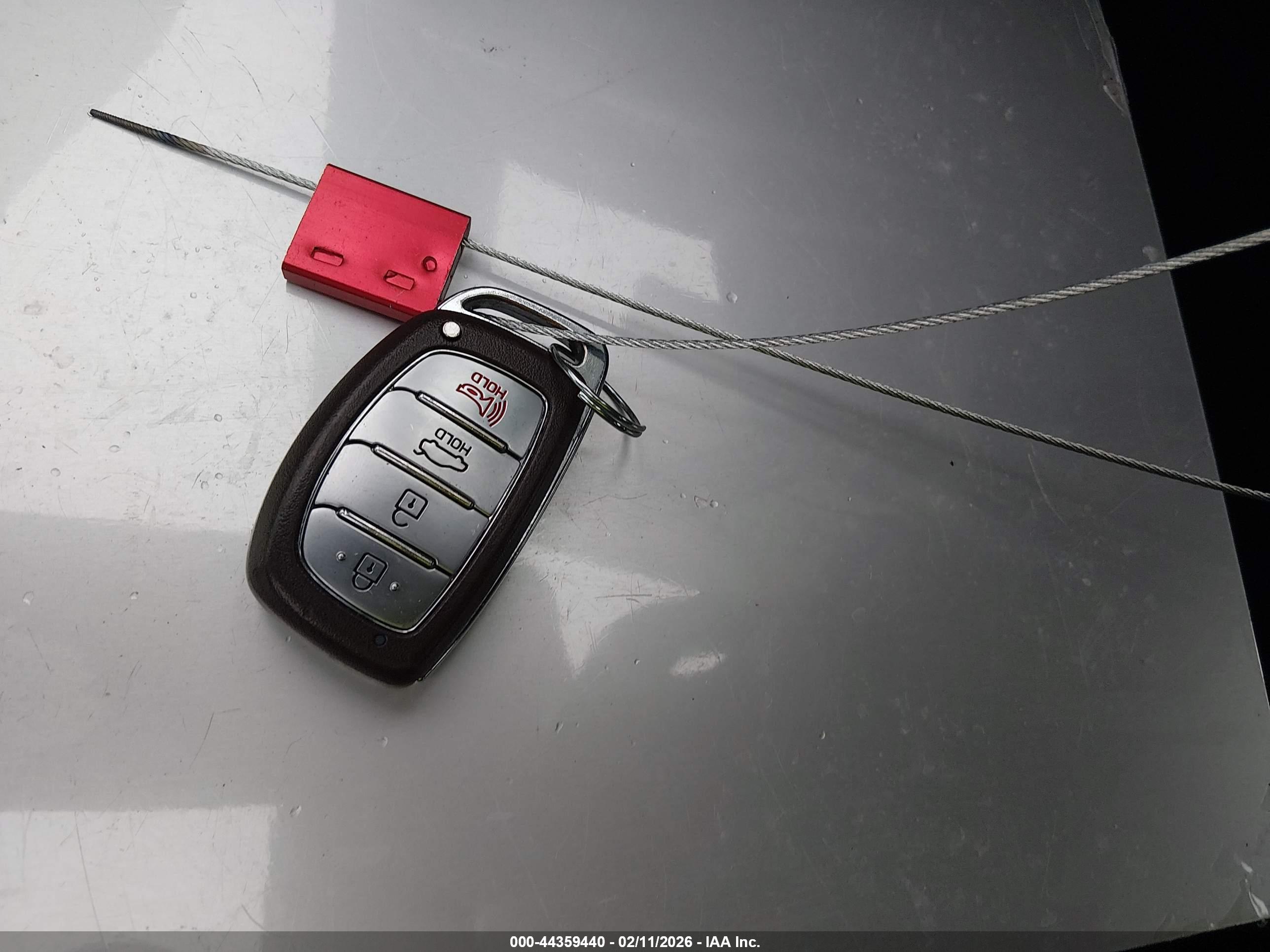 HYUNDAI ELANTRA image 11