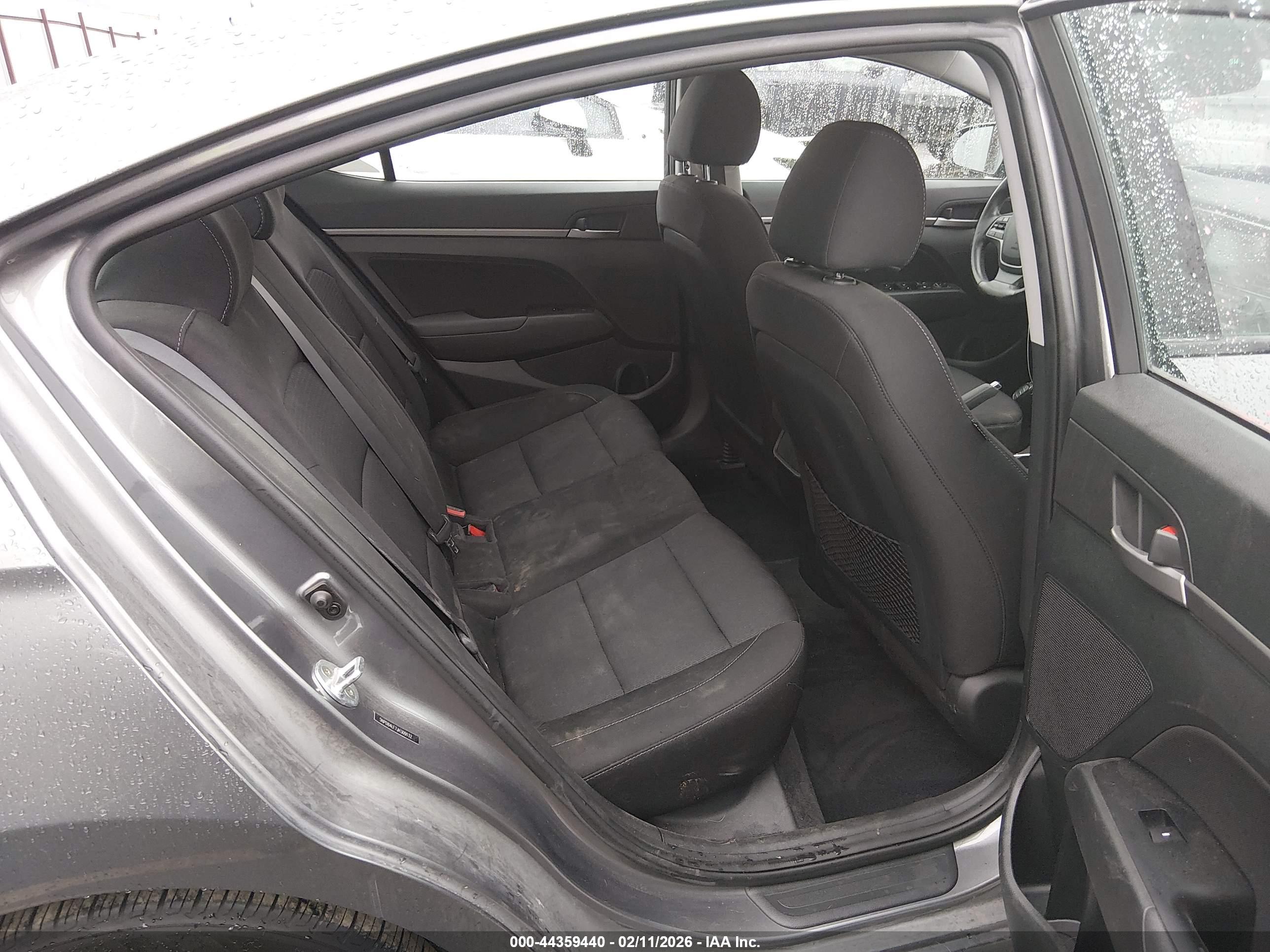 HYUNDAI ELANTRA image 8