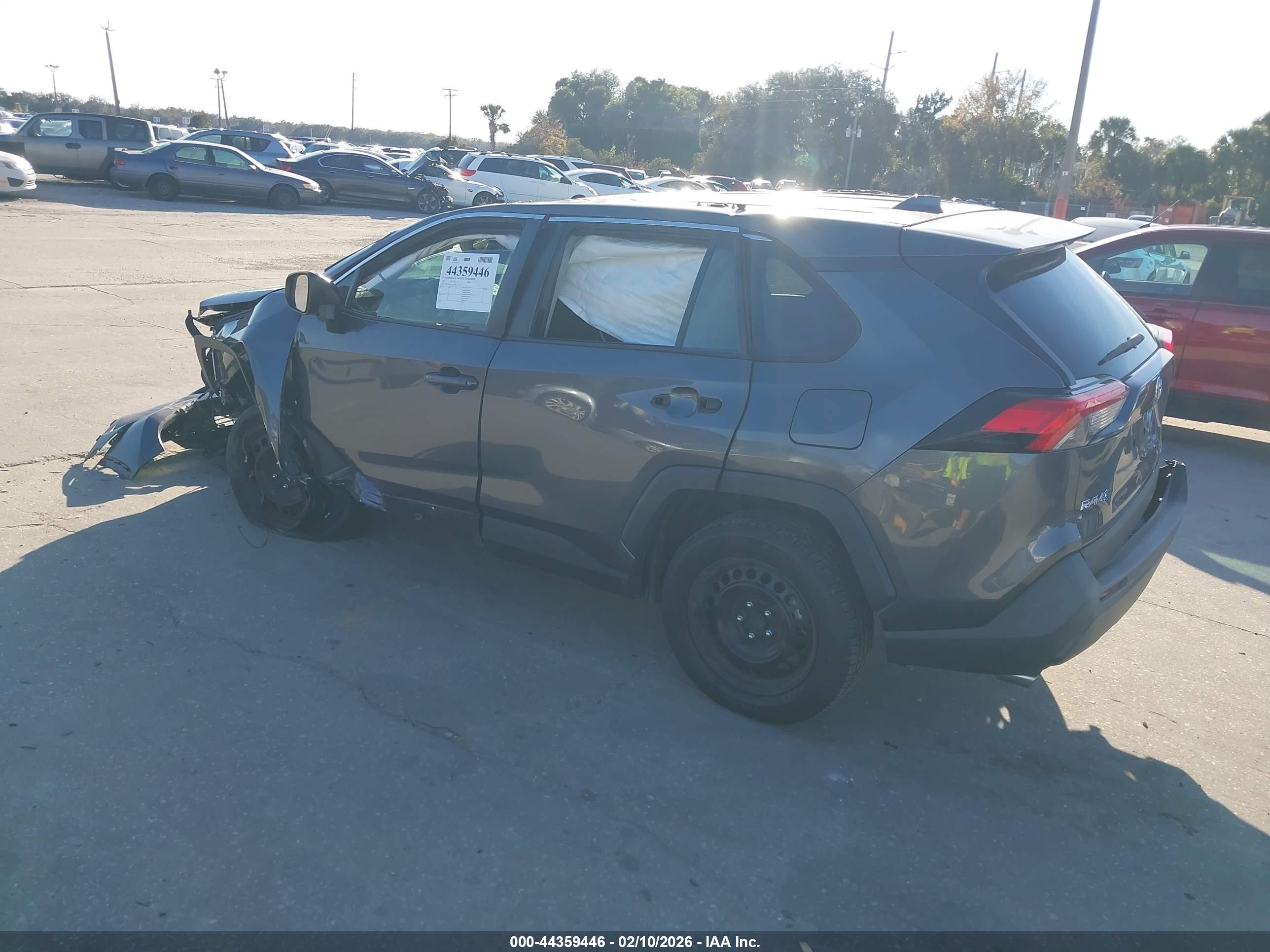 TOYOTA RAV4 image 3