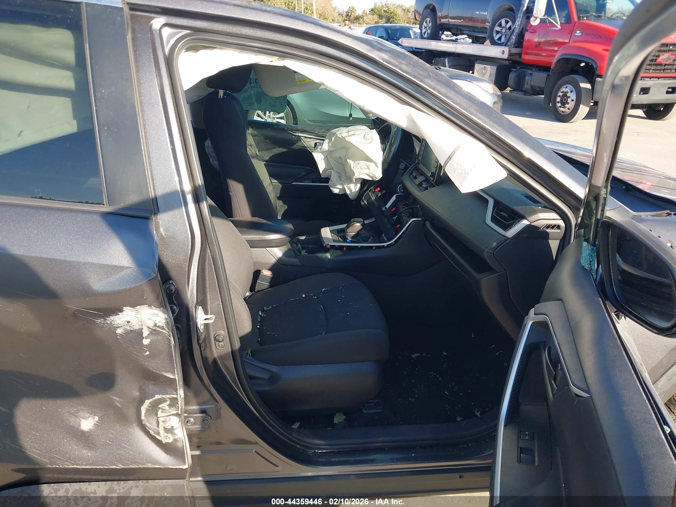 TOYOTA RAV4 image 5