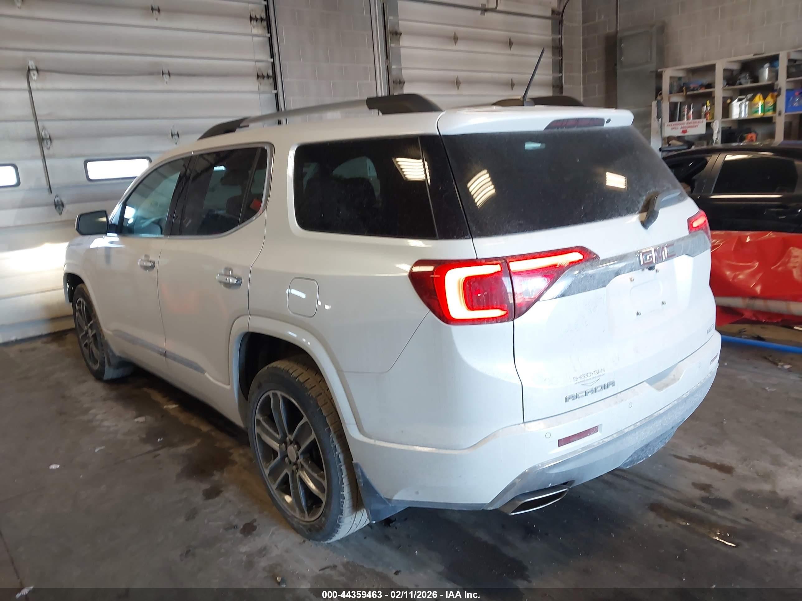 GMC ACADIA image 3