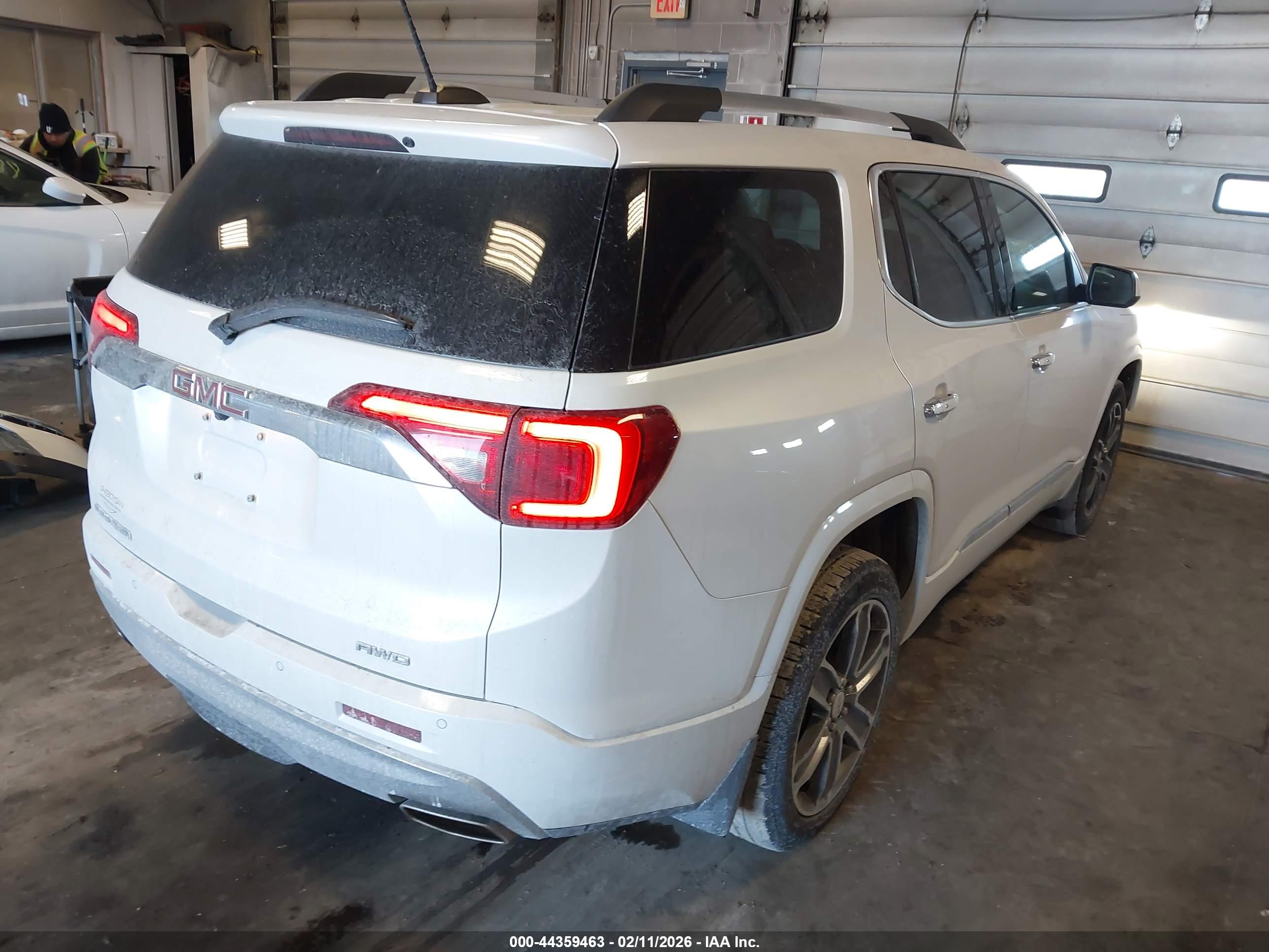 GMC ACADIA image 4