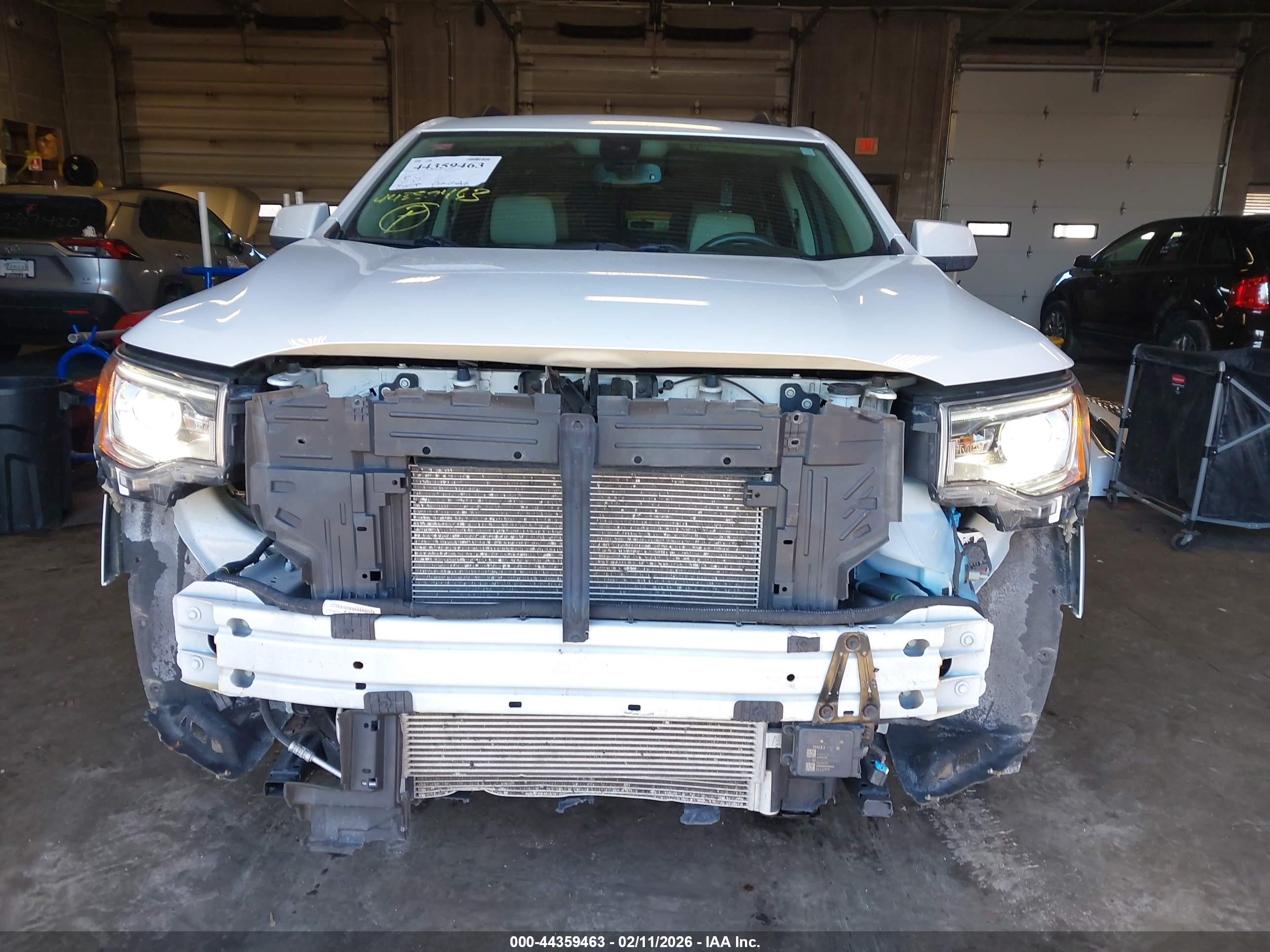 GMC ACADIA image 6