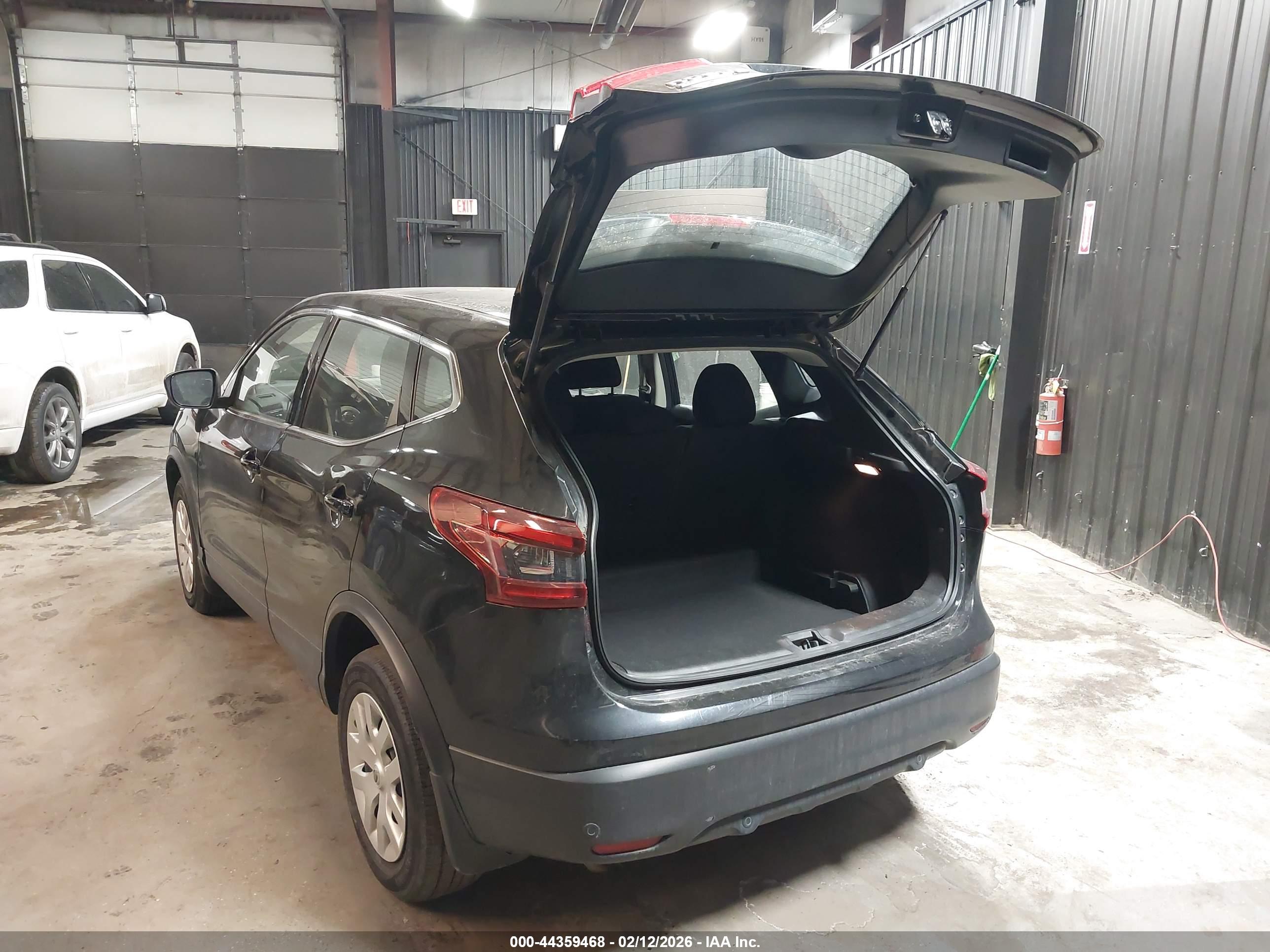 NISSAN ROGUE image 3