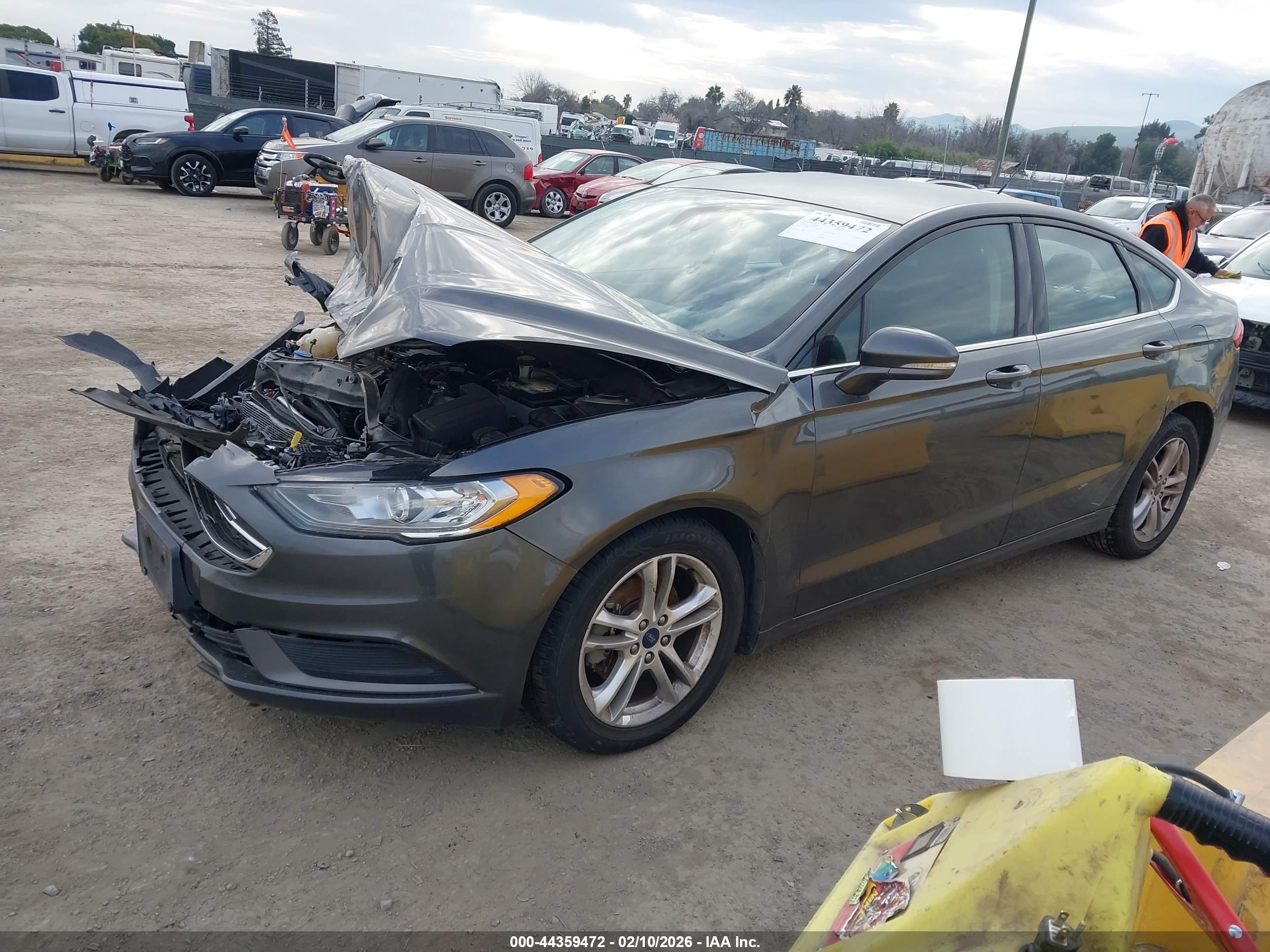 FORD FUSION image 2