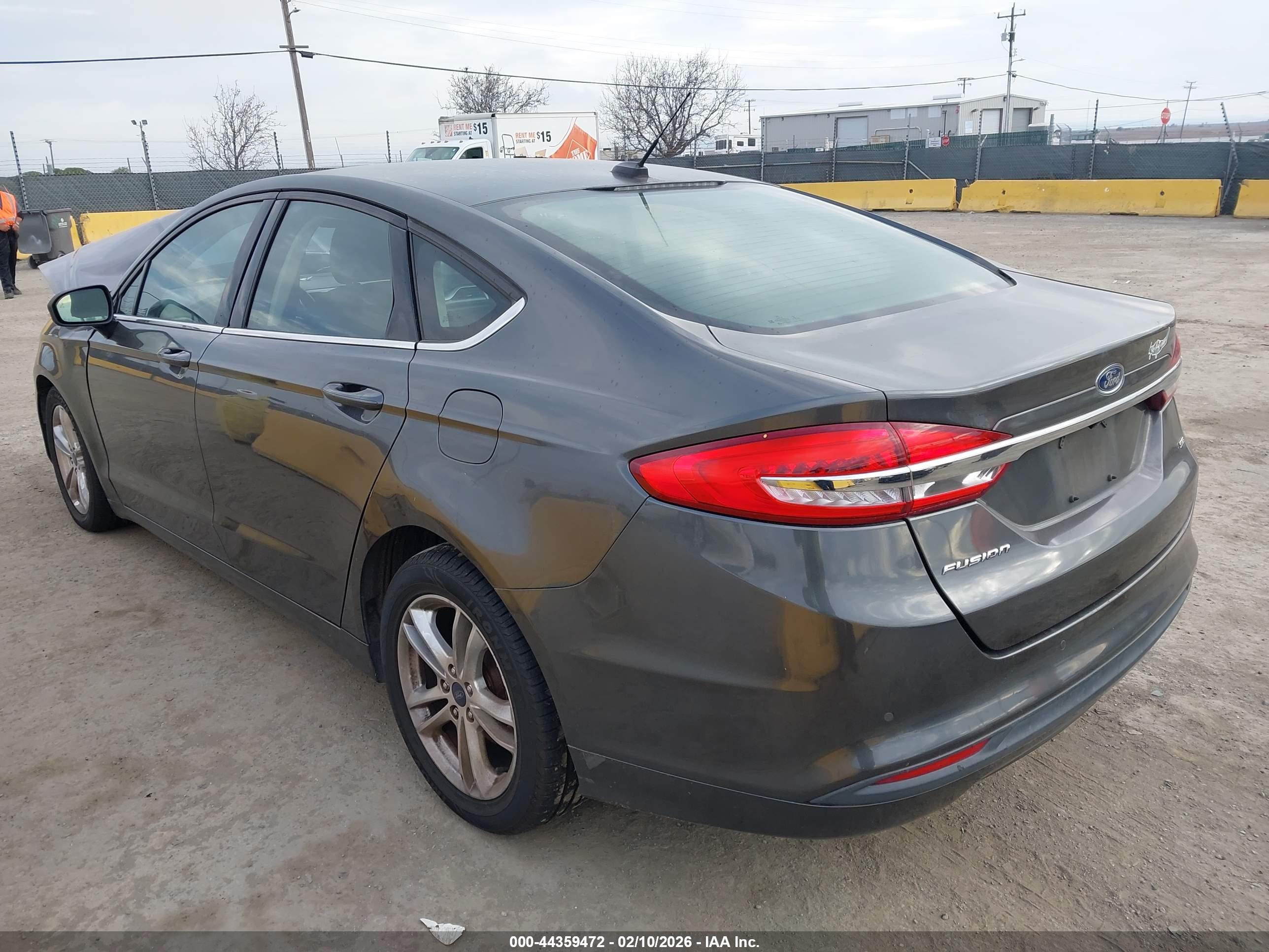 FORD FUSION image 3