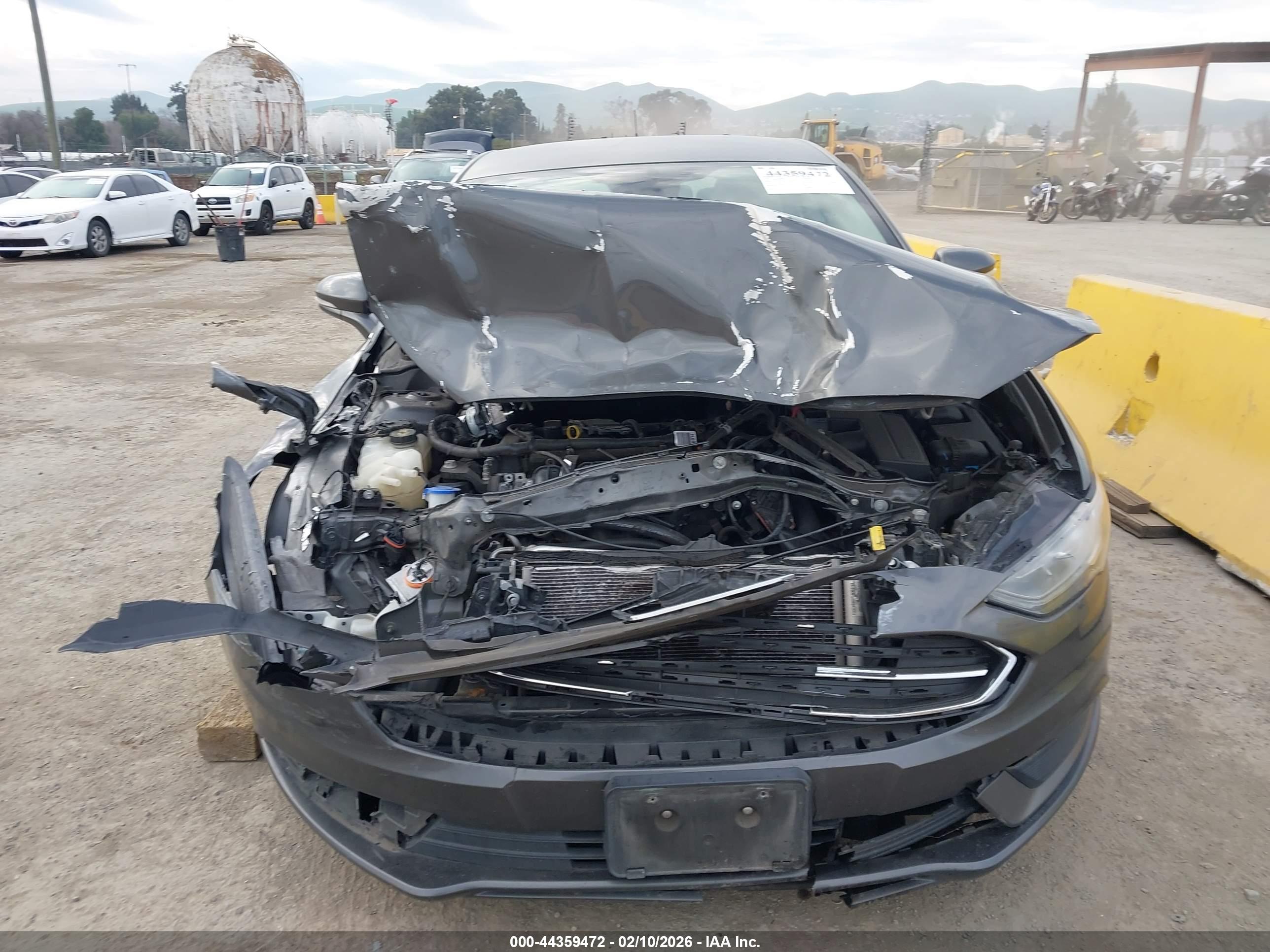 FORD FUSION image 6