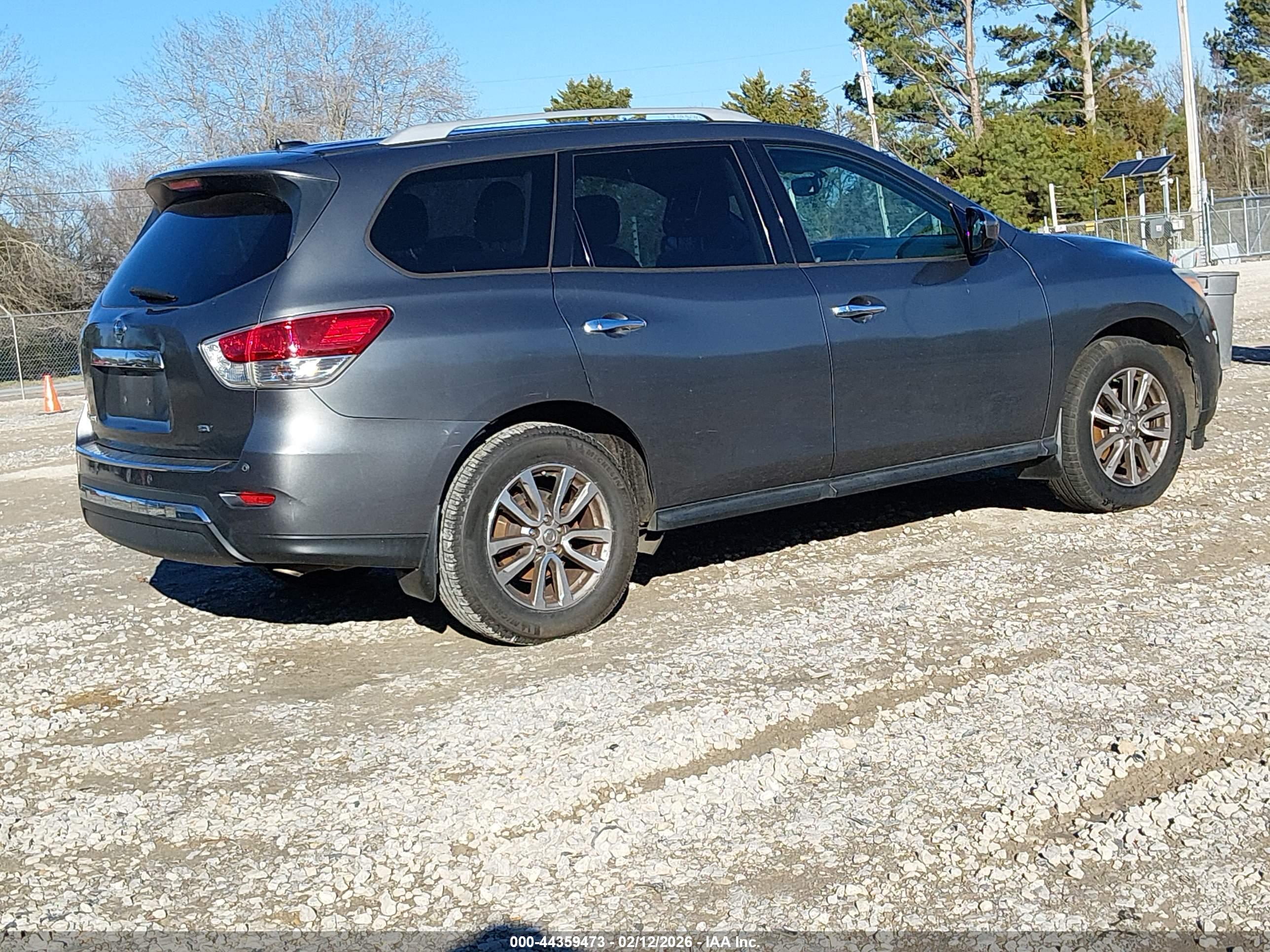 NISSAN PATHFINDER image 4