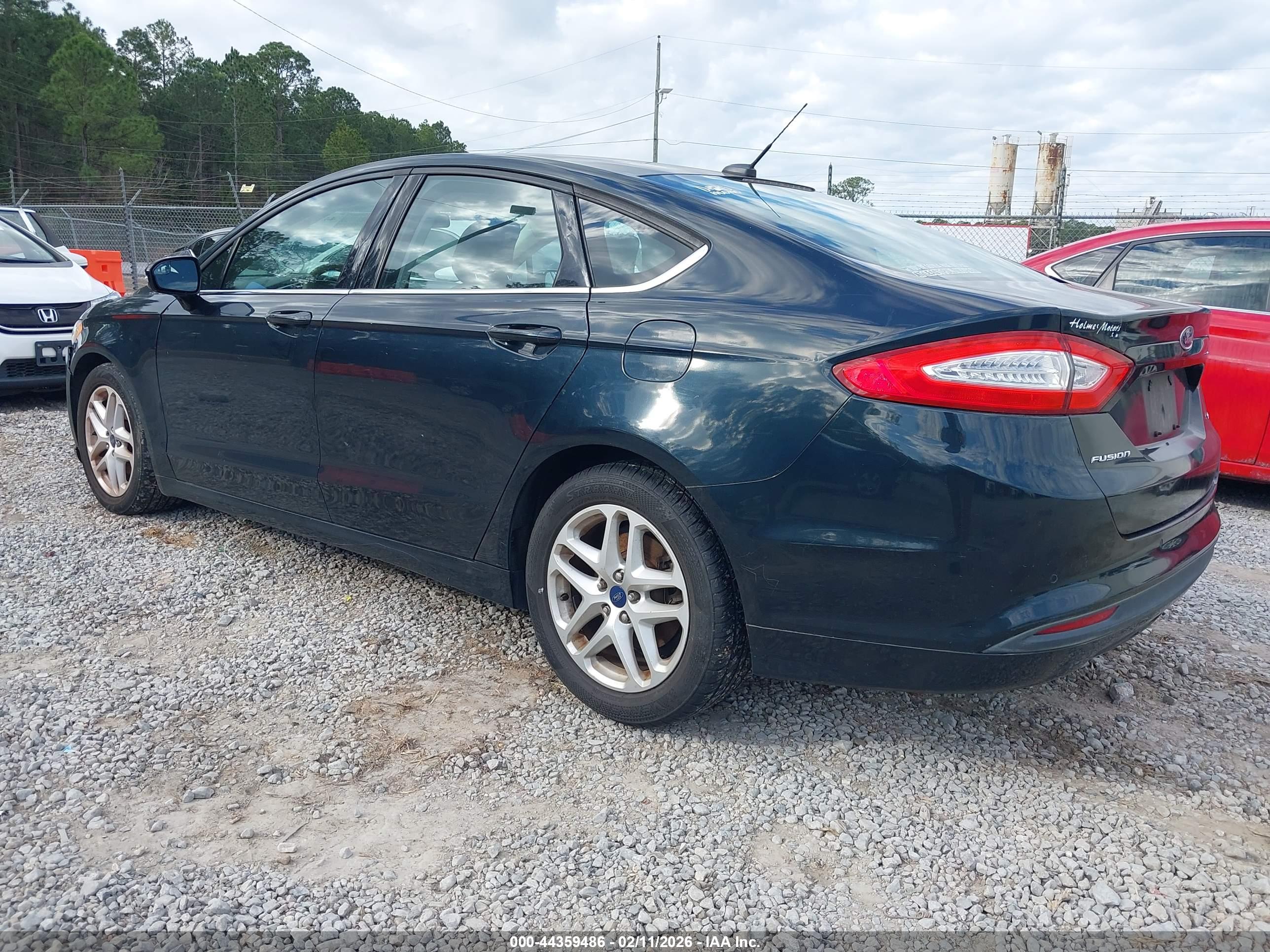 FORD FUSION image 3