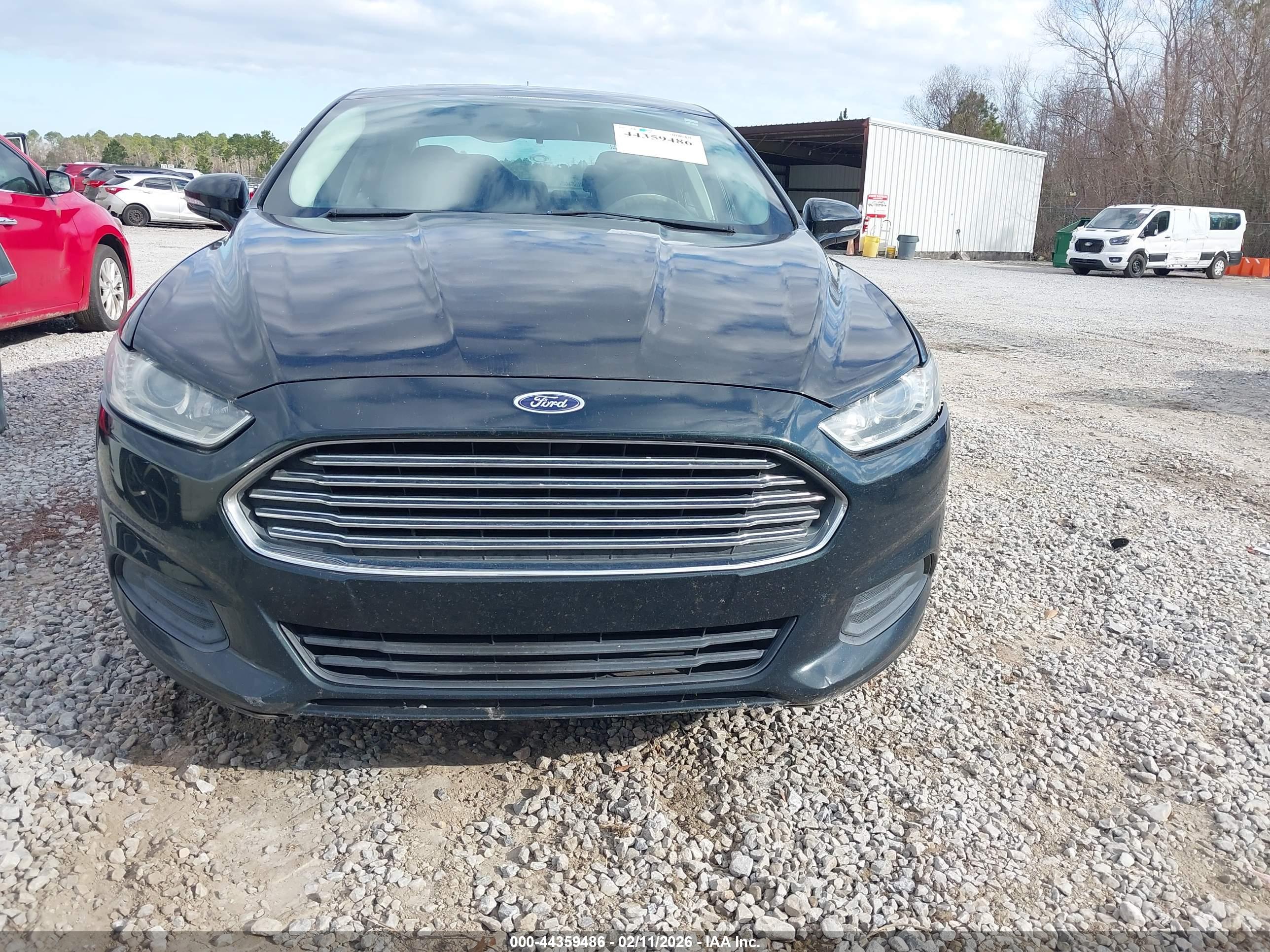 FORD FUSION image 6