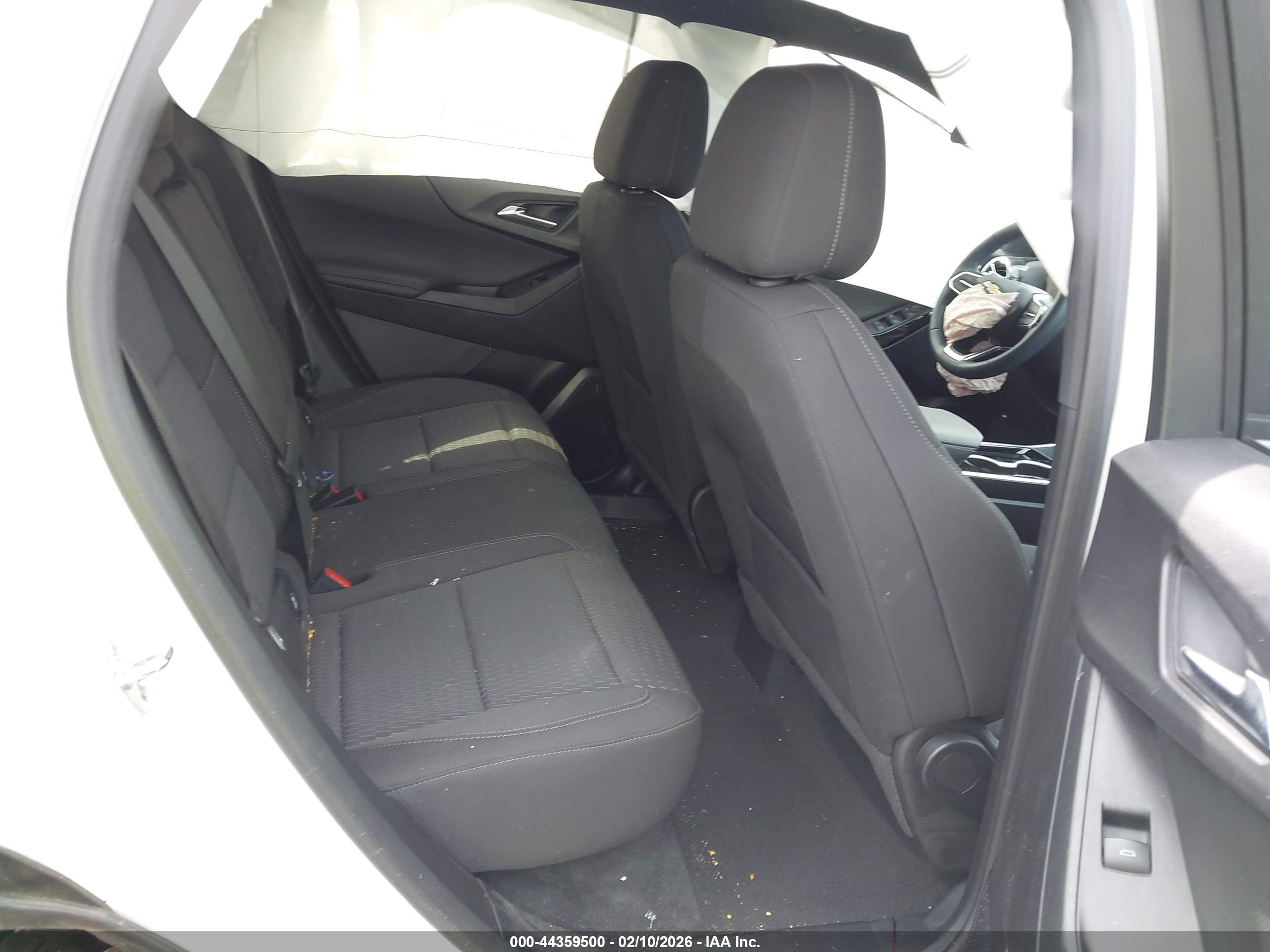 CHEVROLET EQUINOX image 8
