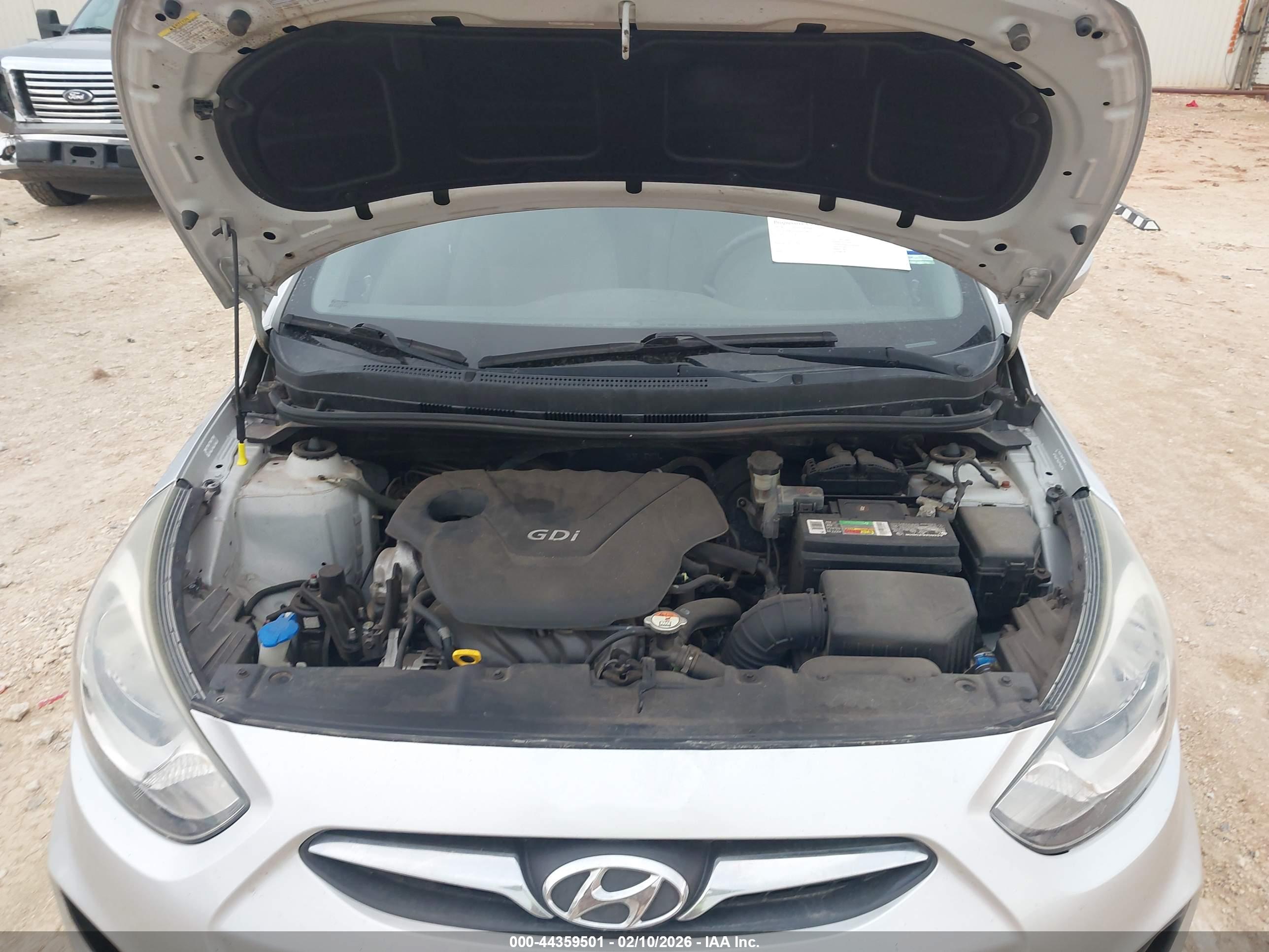 HYUNDAI ACCENT image 10