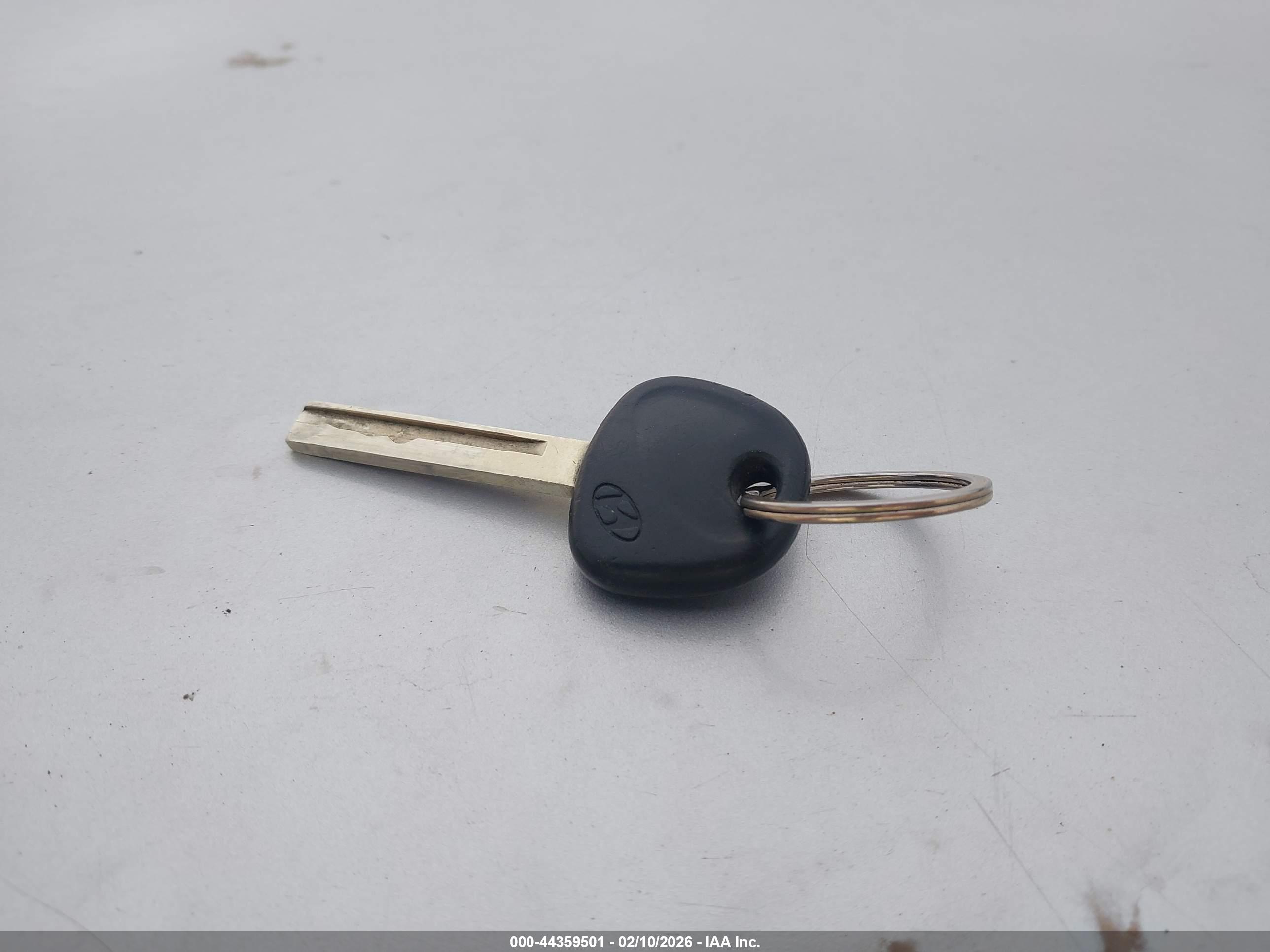 HYUNDAI ACCENT image 11