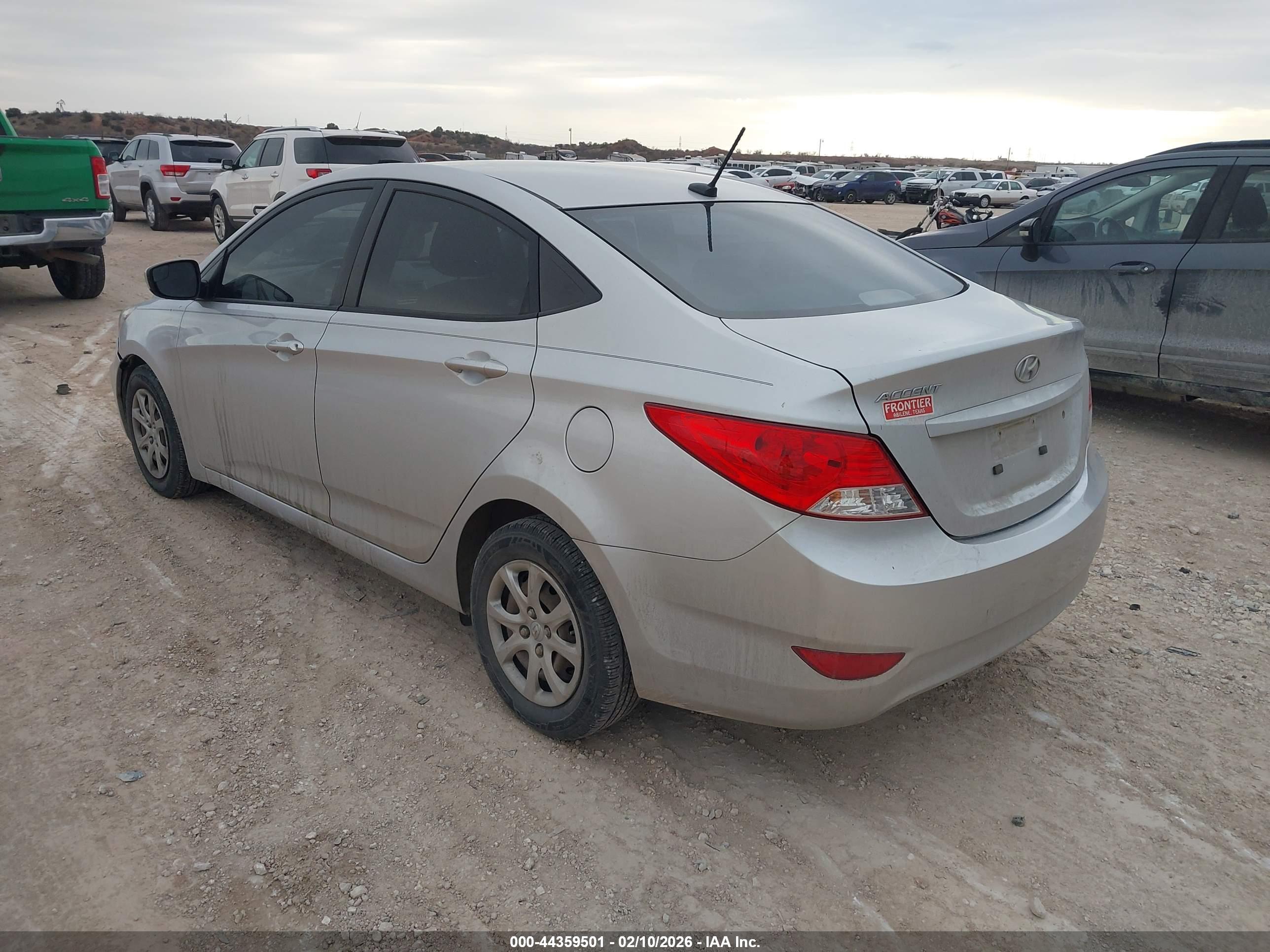 HYUNDAI ACCENT image 3