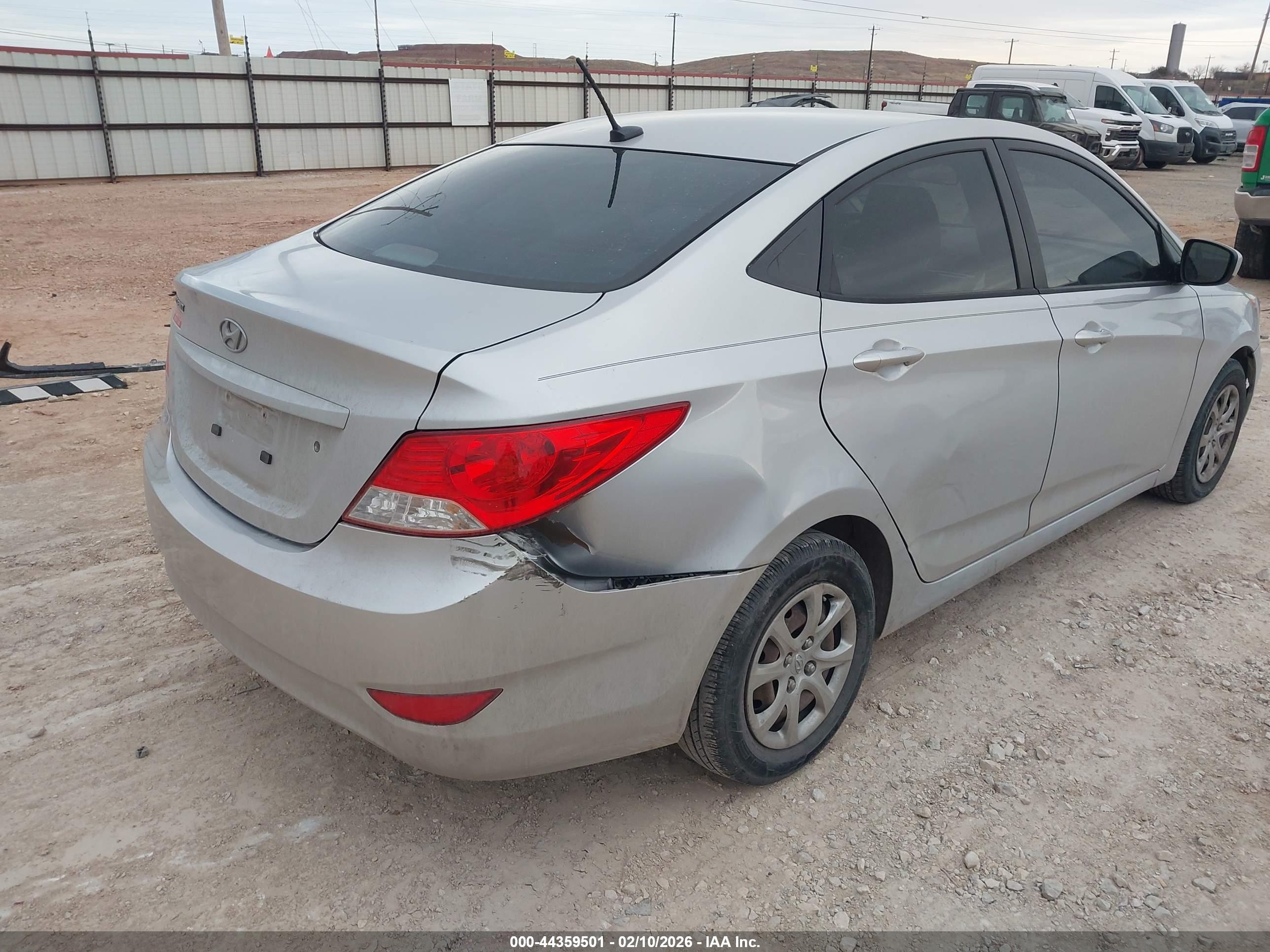 HYUNDAI ACCENT image 6