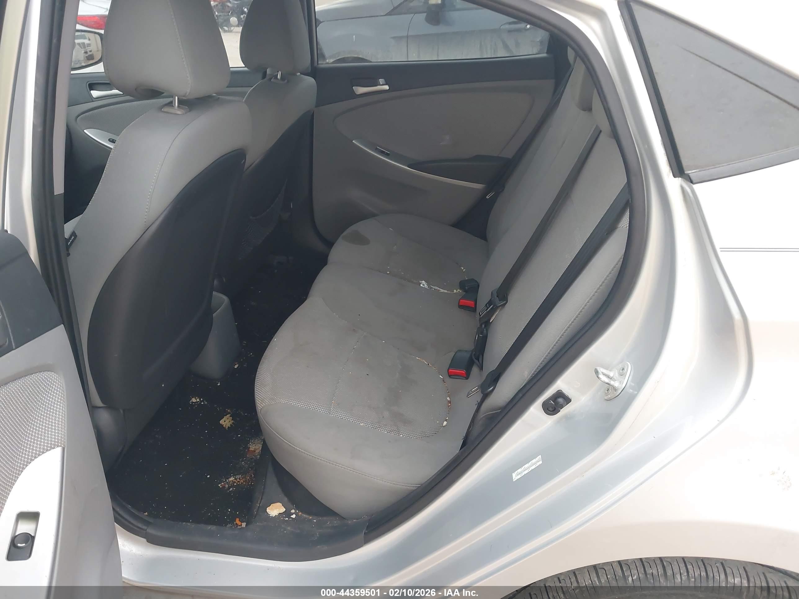 HYUNDAI ACCENT image 8