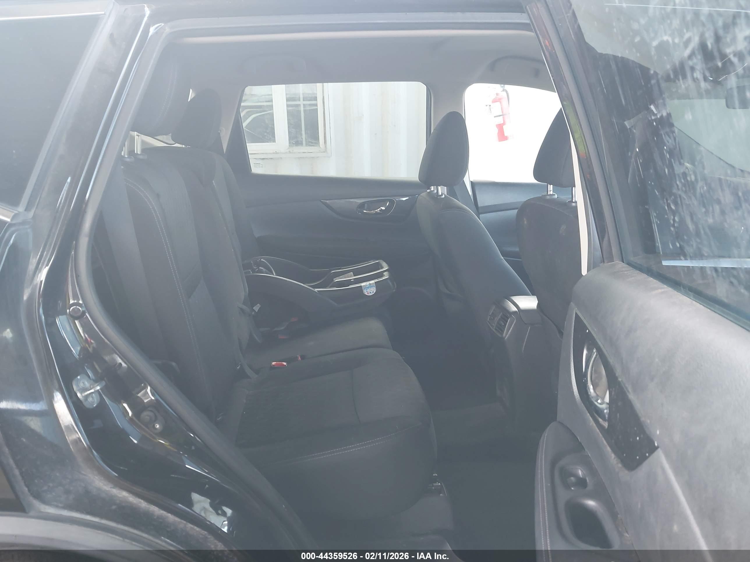 NISSAN ROGUE image 8