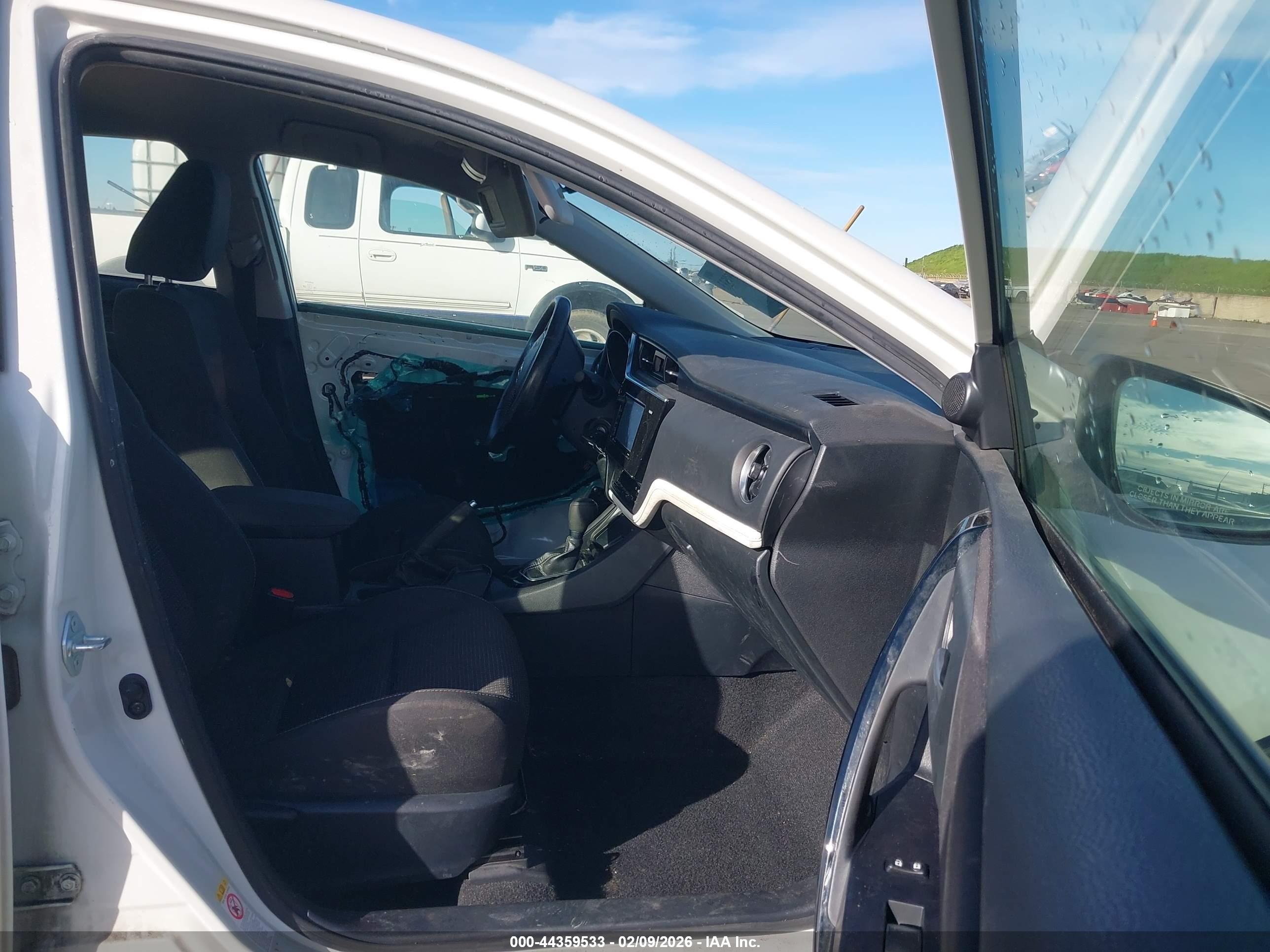 TOYOTA COROLLA image 5
