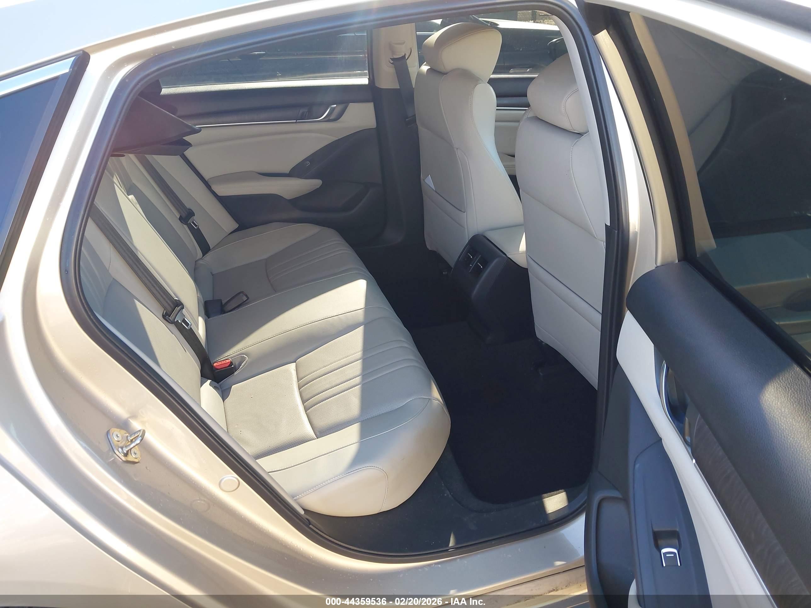 HONDA ACCORD image 8