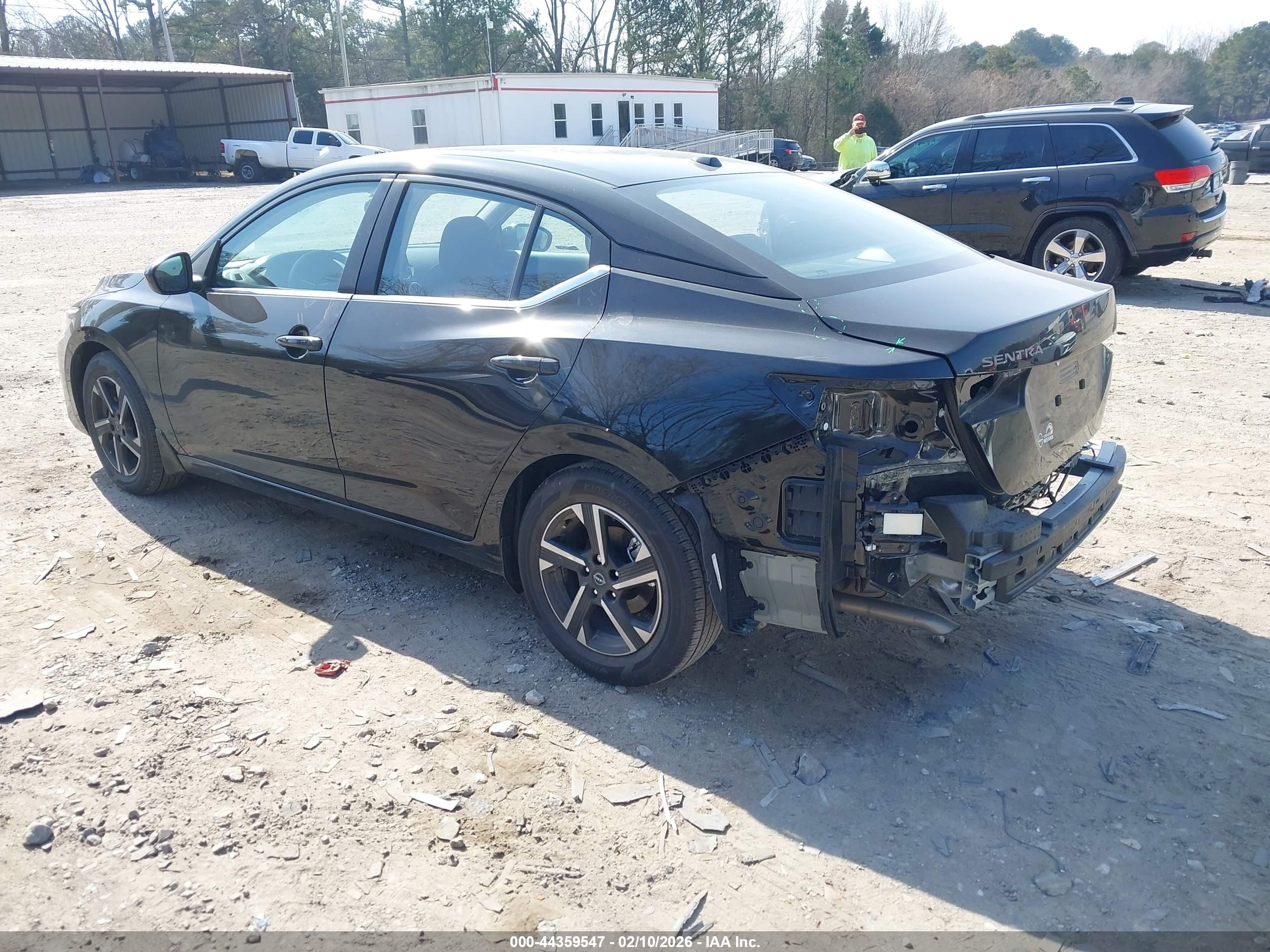 NISSAN SENTRA image 3