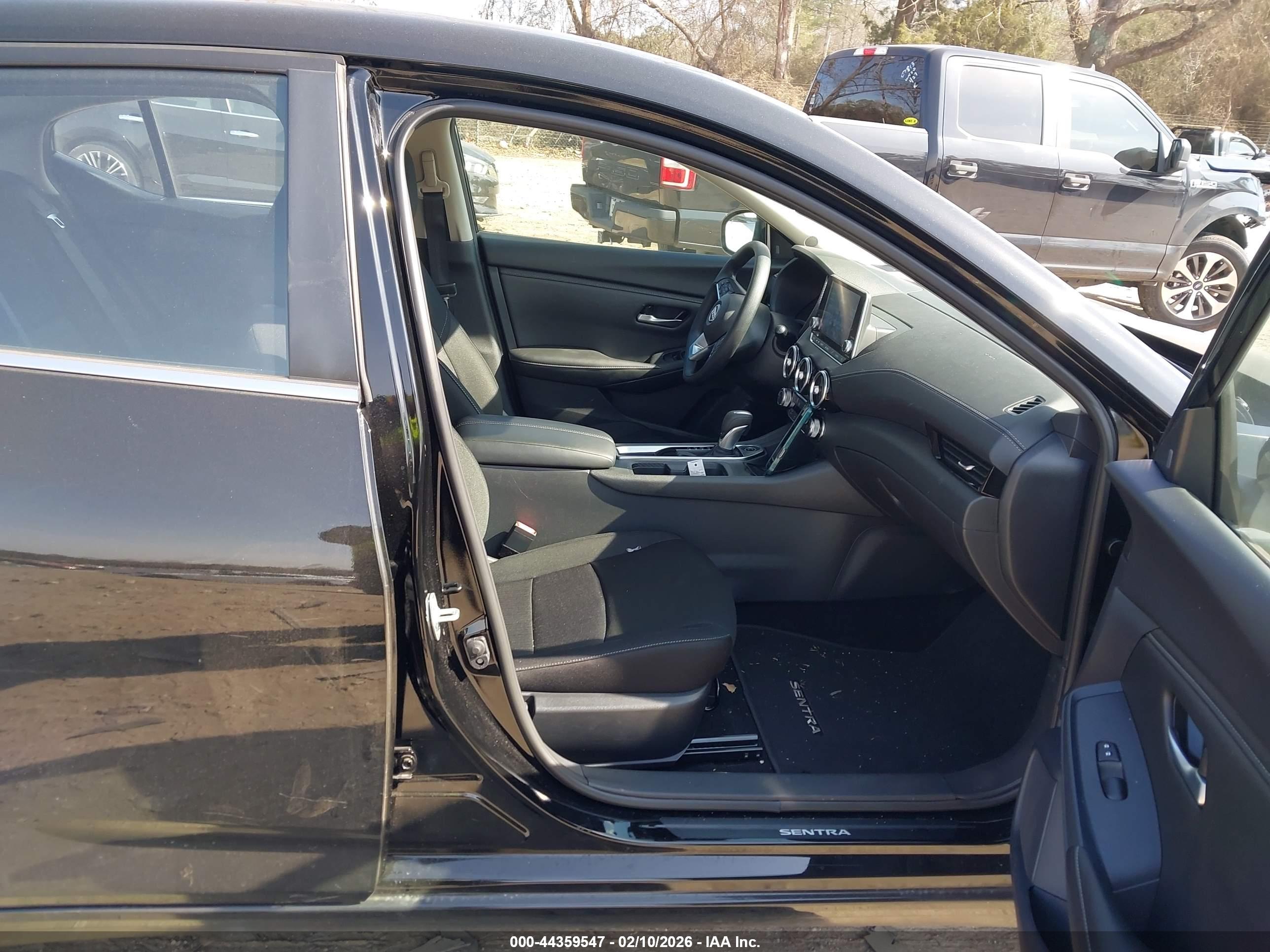 NISSAN SENTRA image 5