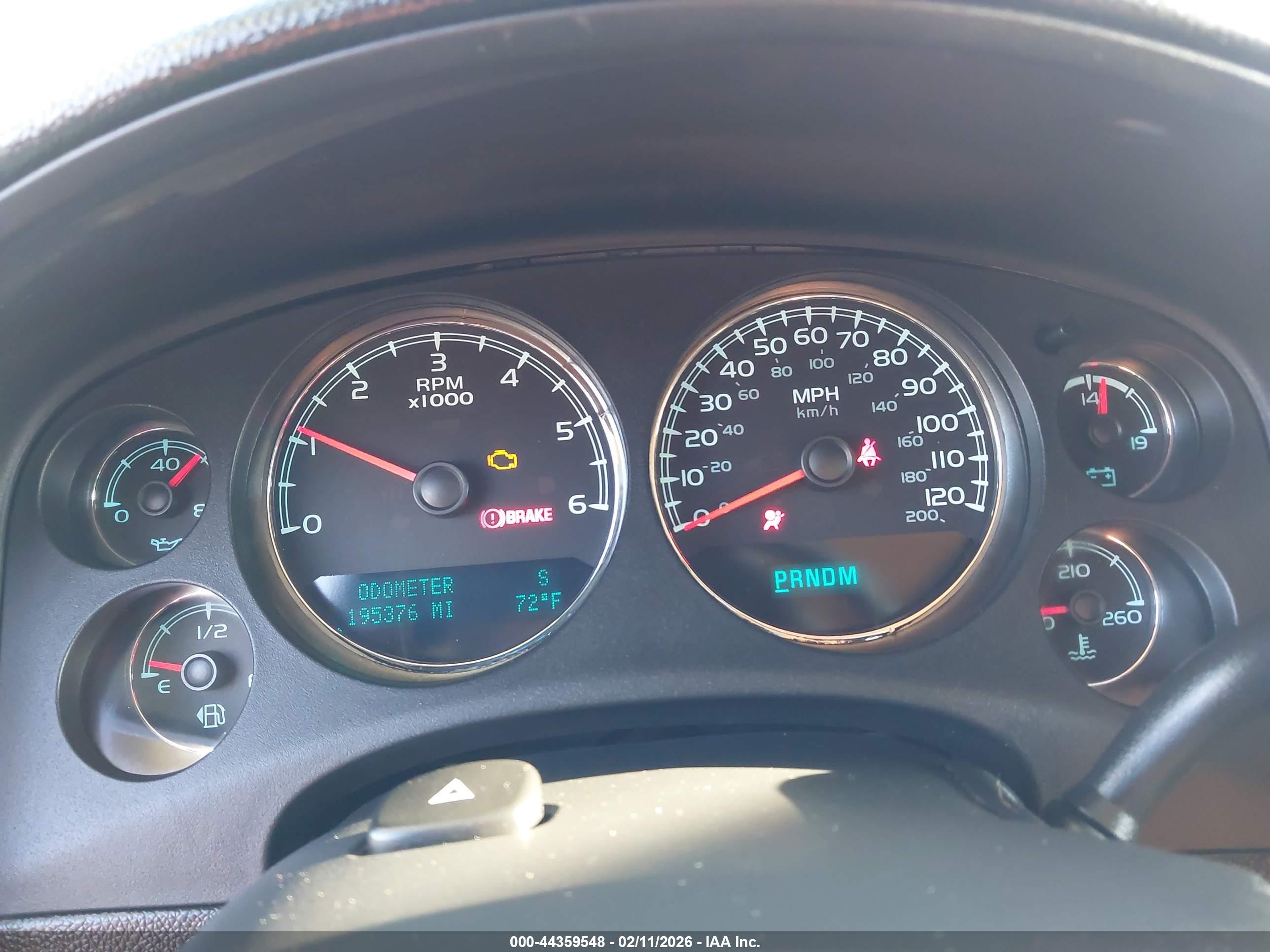 CHEVROLET SUBURBAN image 7