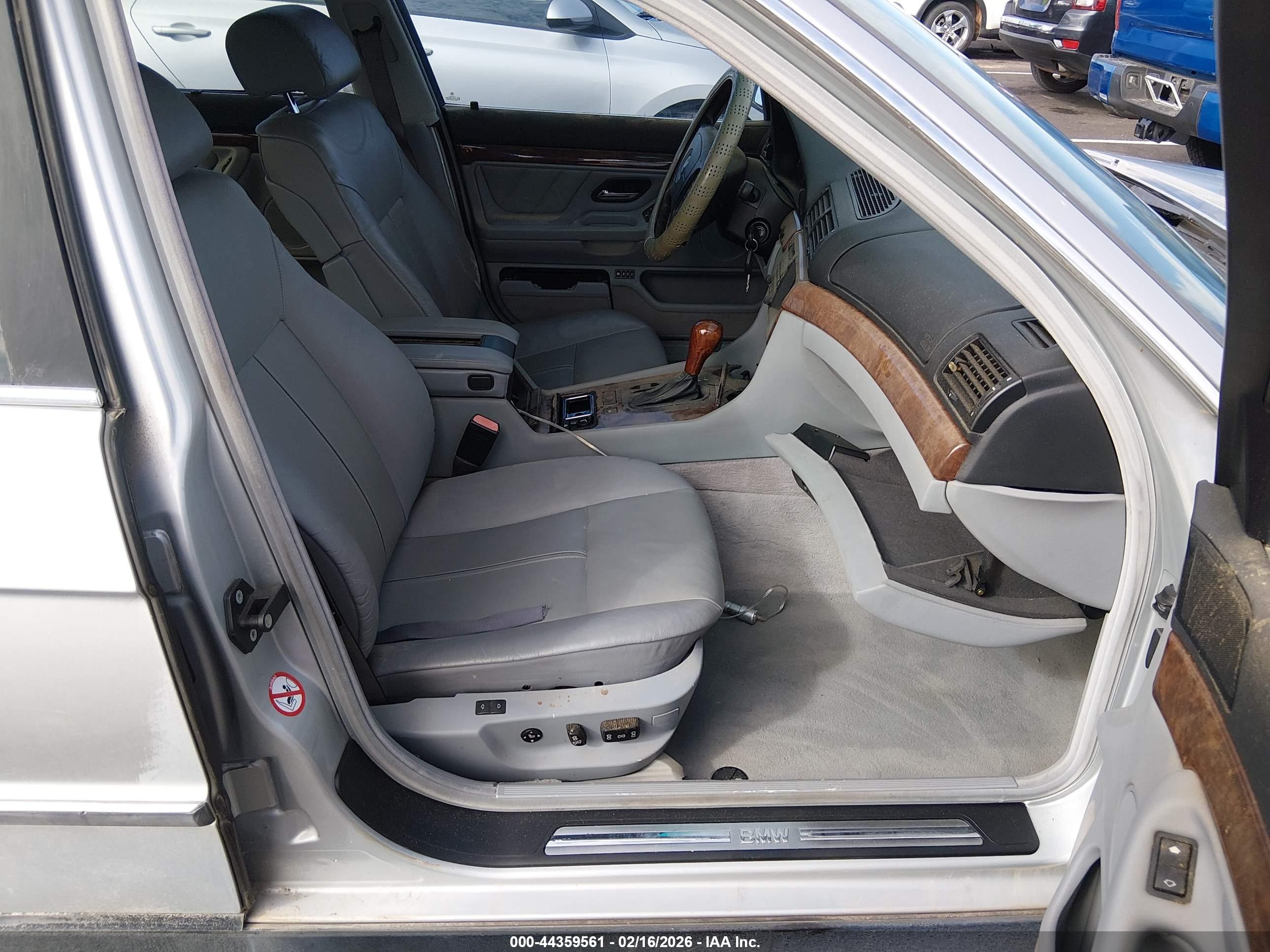 BMW 740IL image 5