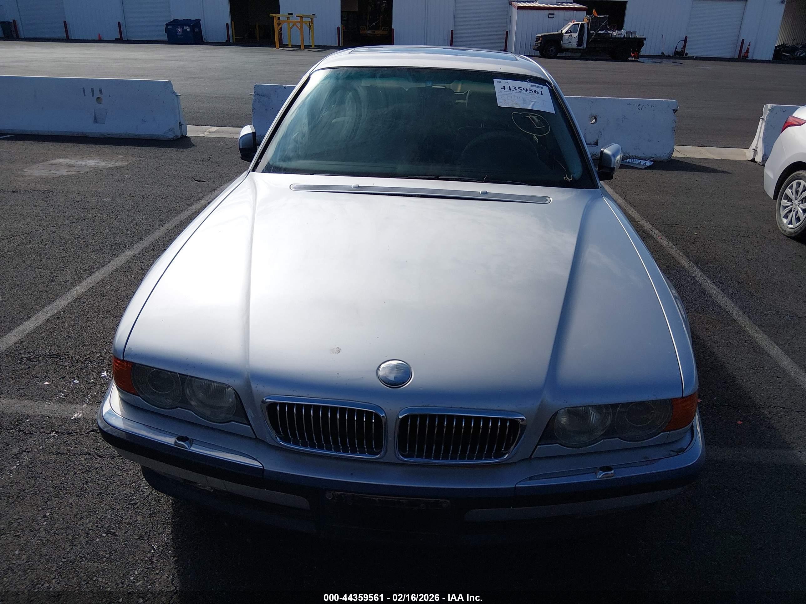BMW 740IL image 6