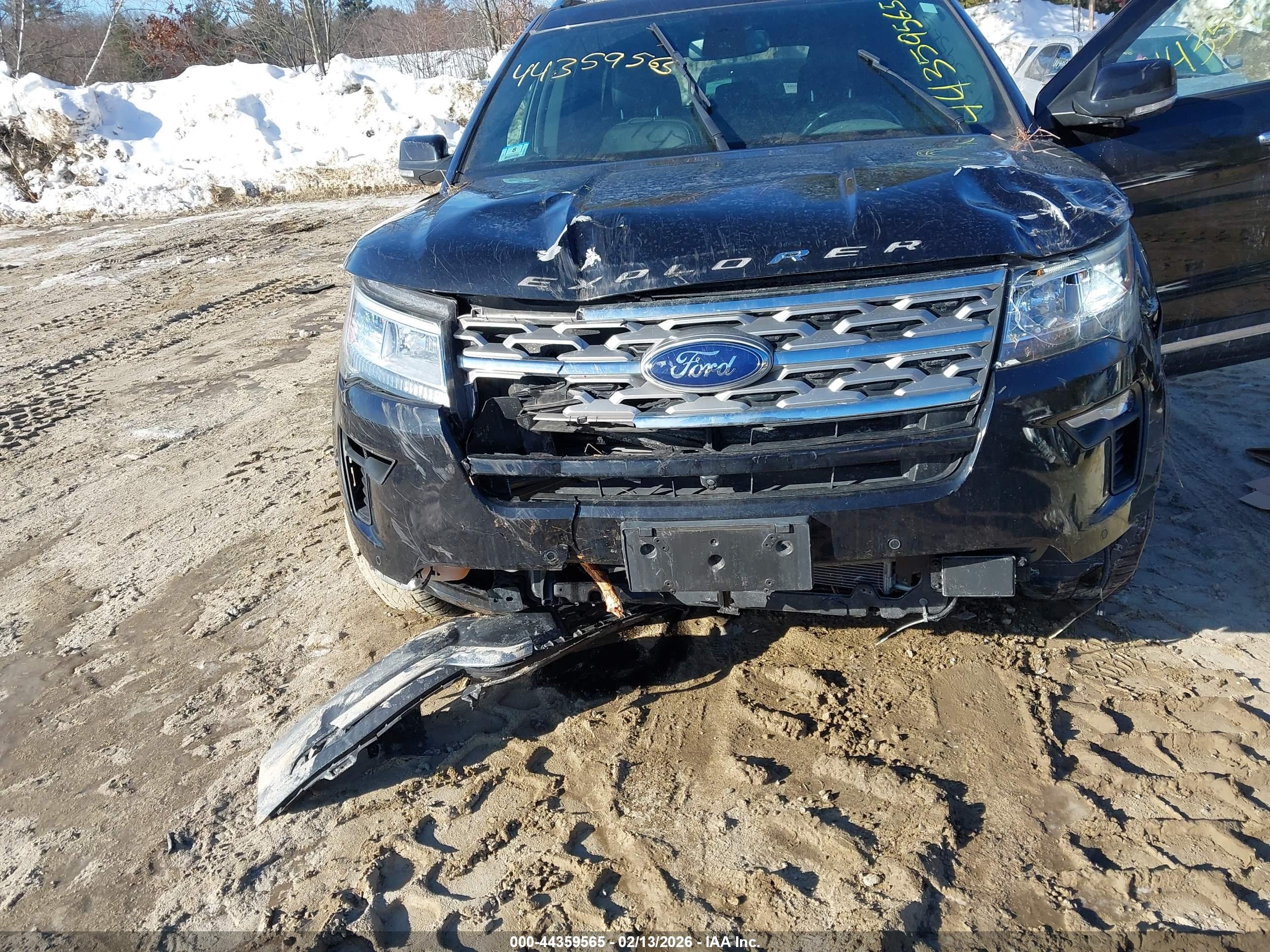 FORD EXPLORER image 6