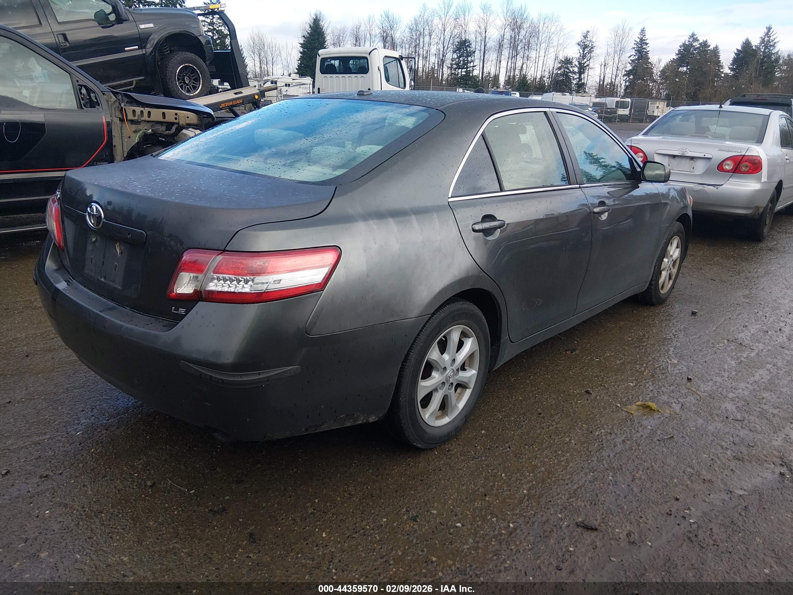 TOYOTA CAMRY image 4