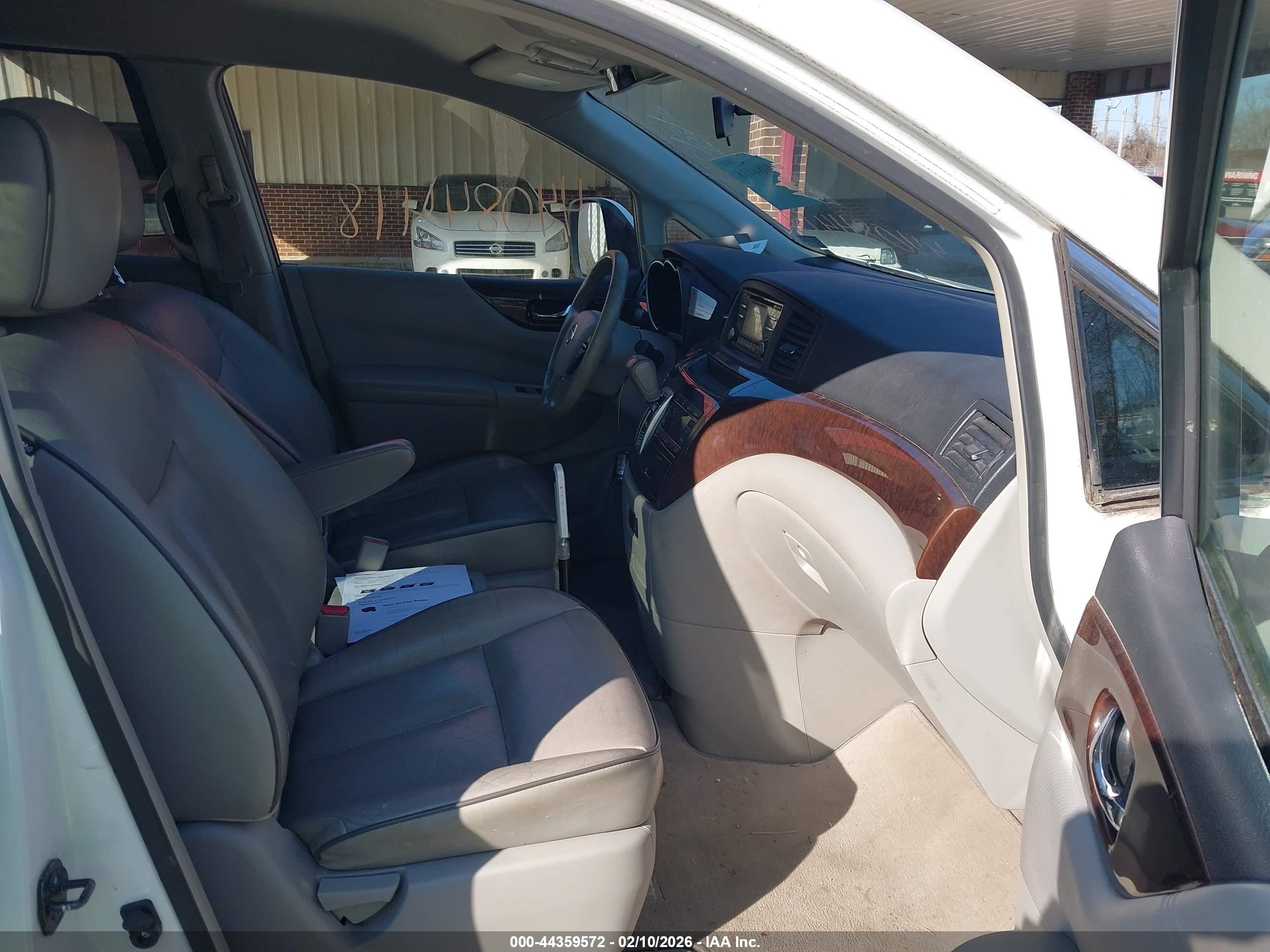 NISSAN QUEST image 5