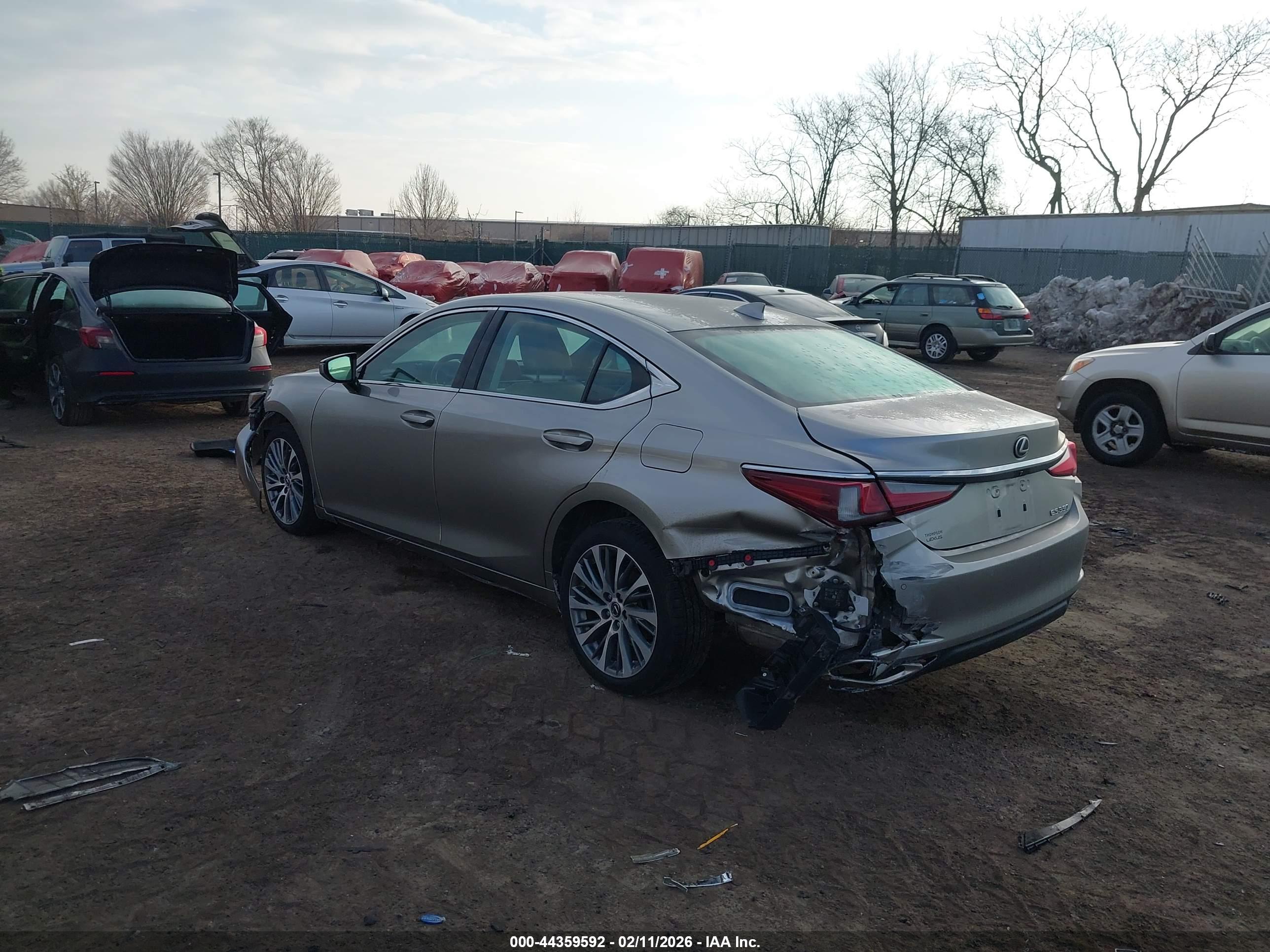 LEXUS ES image 3