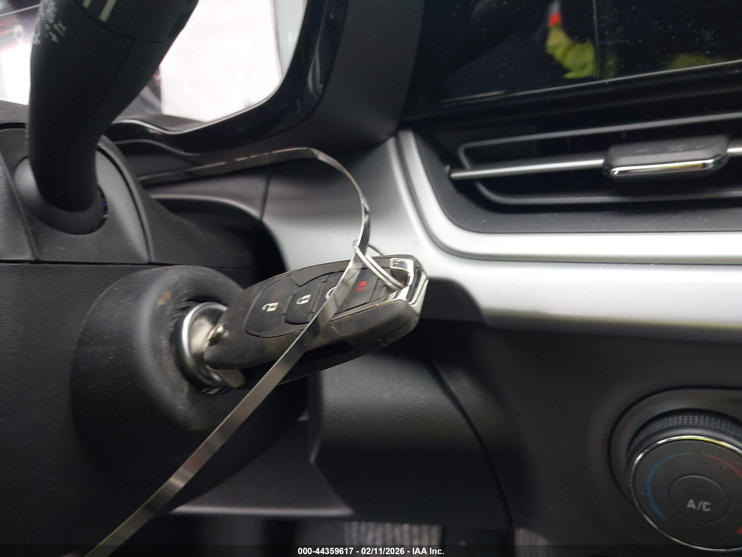 CHEVROLET TRAX image 11