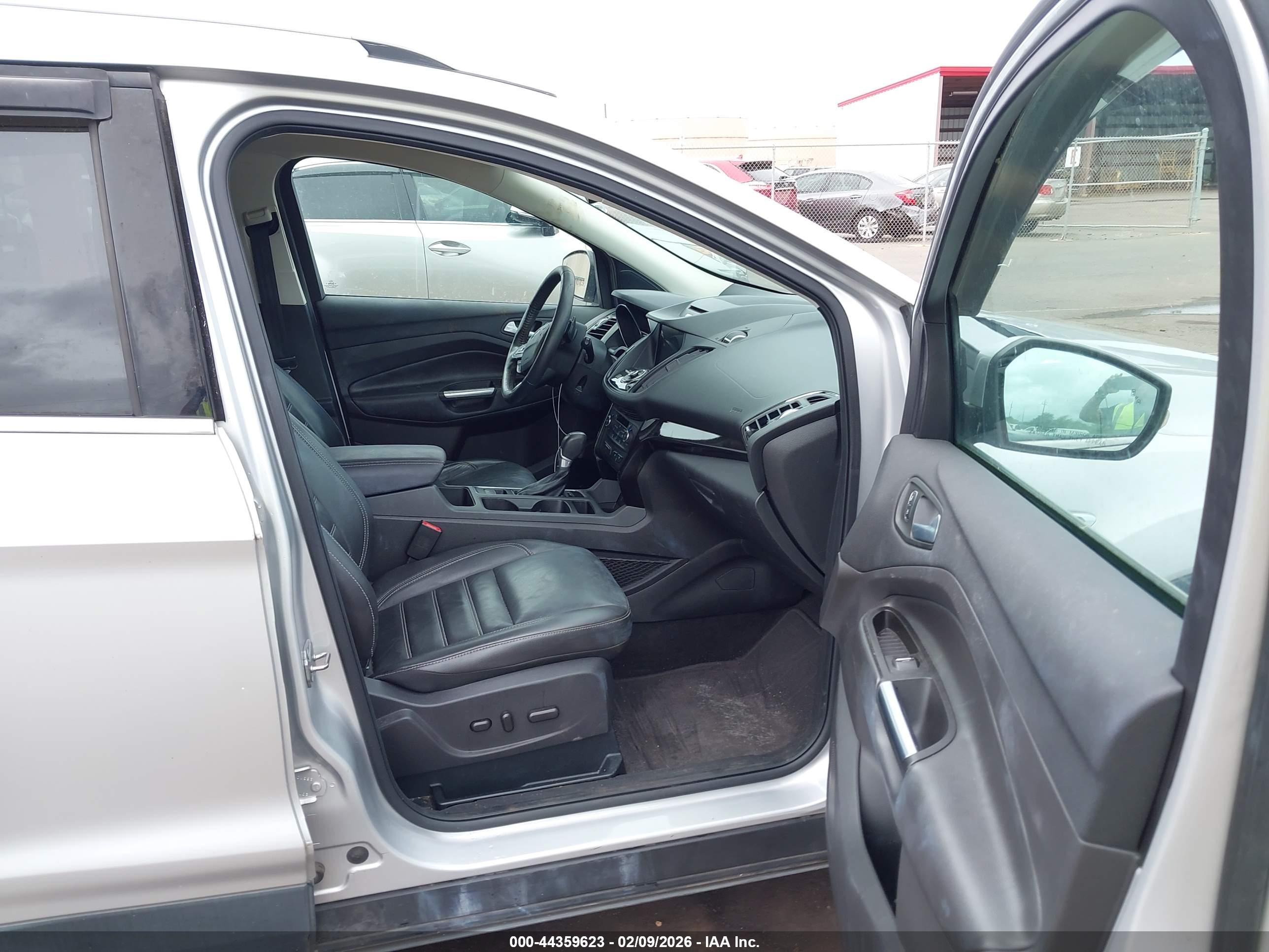 FORD ESCAPE image 5