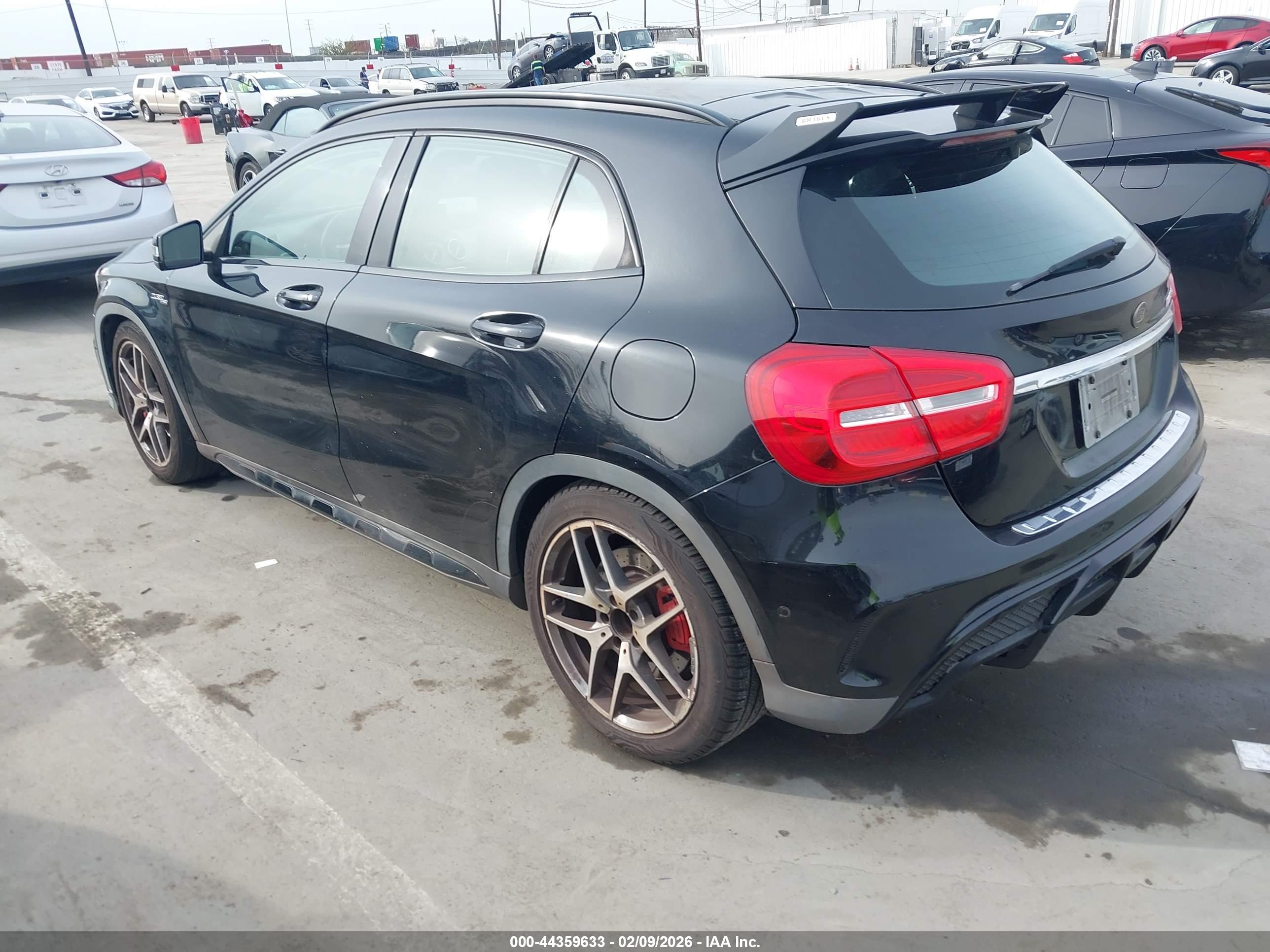 MERCEDES-BENZ GLA image 3