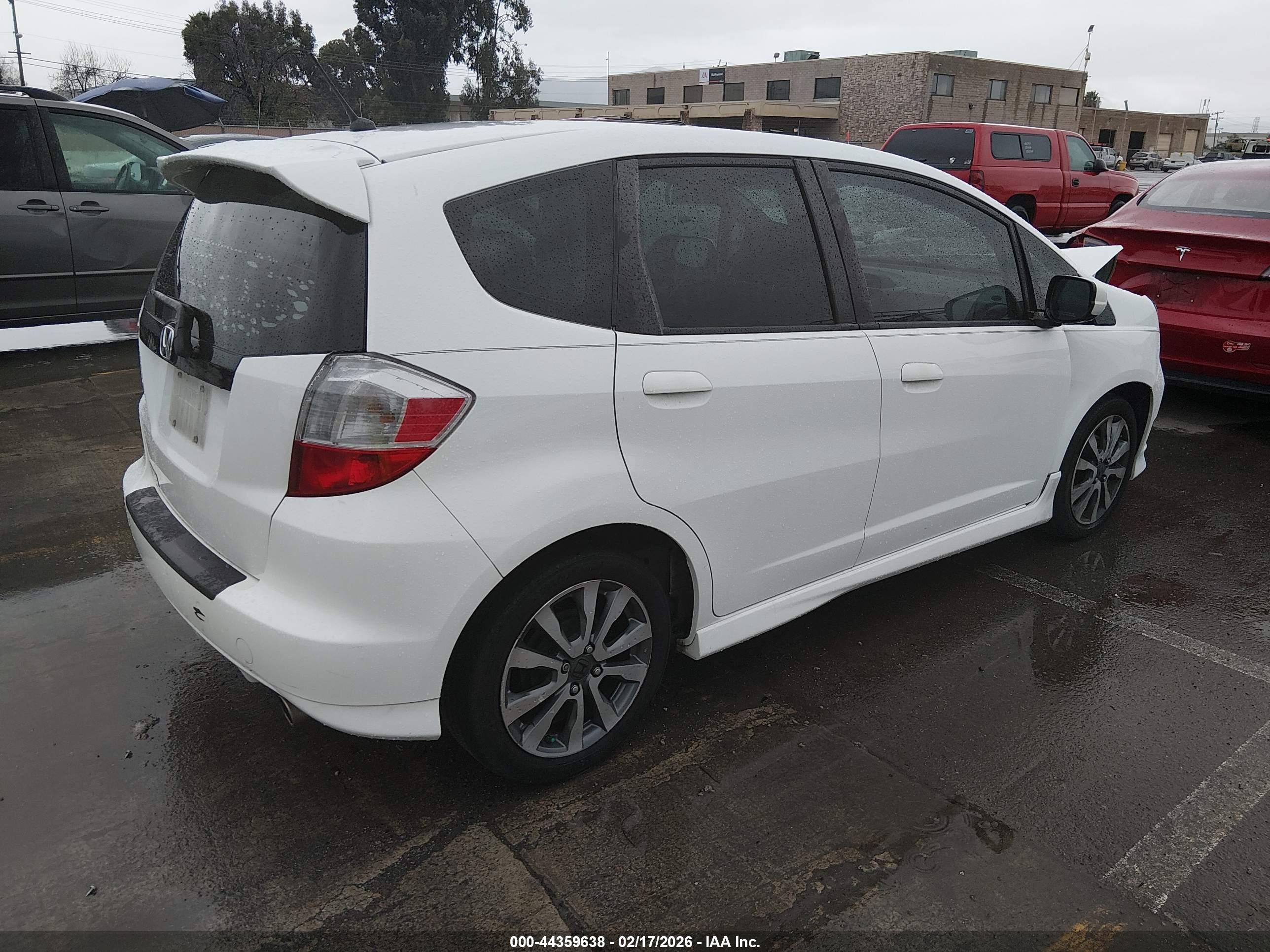 HONDA FIT image 4