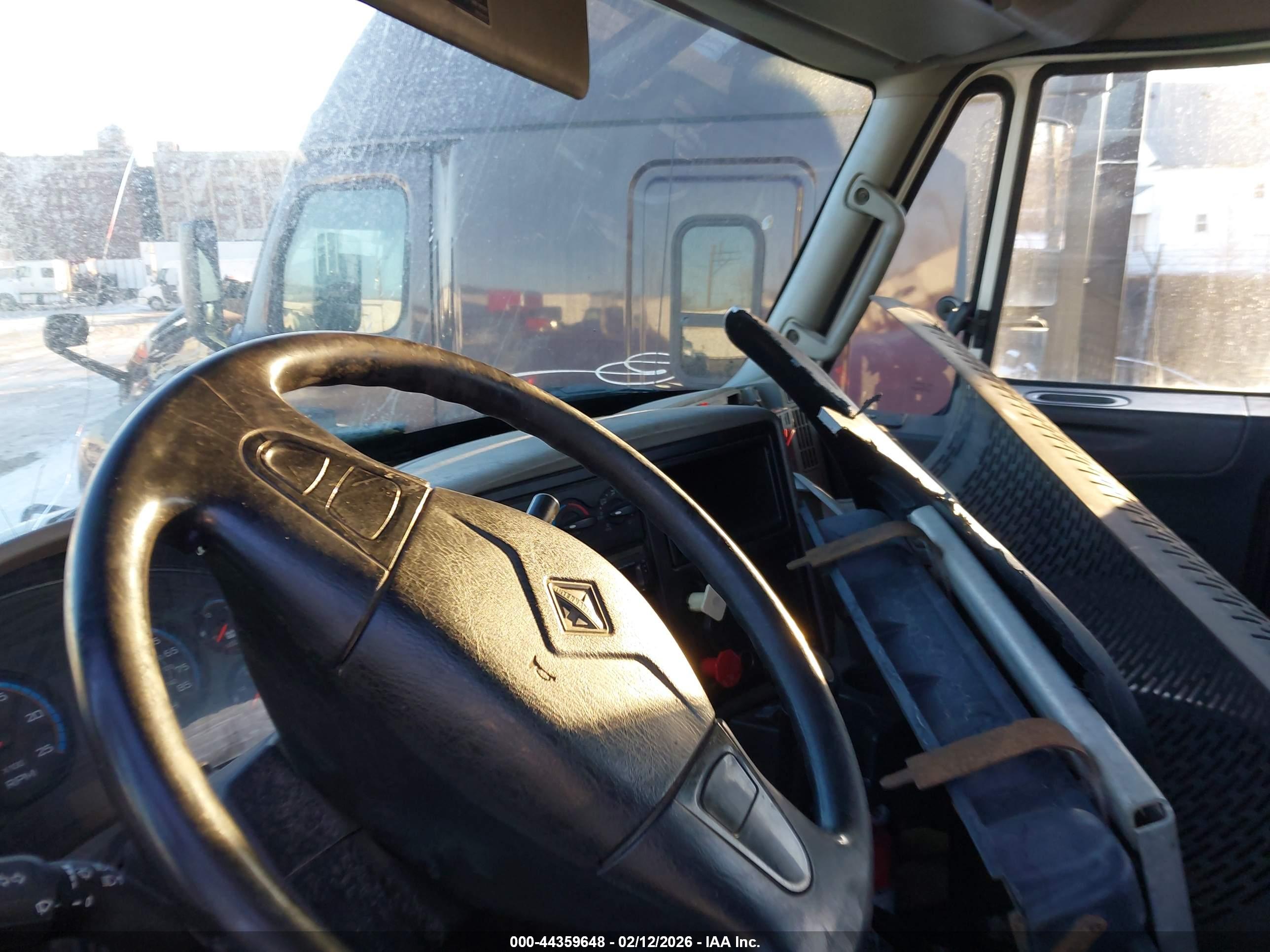 INTERNATIONAL 8000 image 7