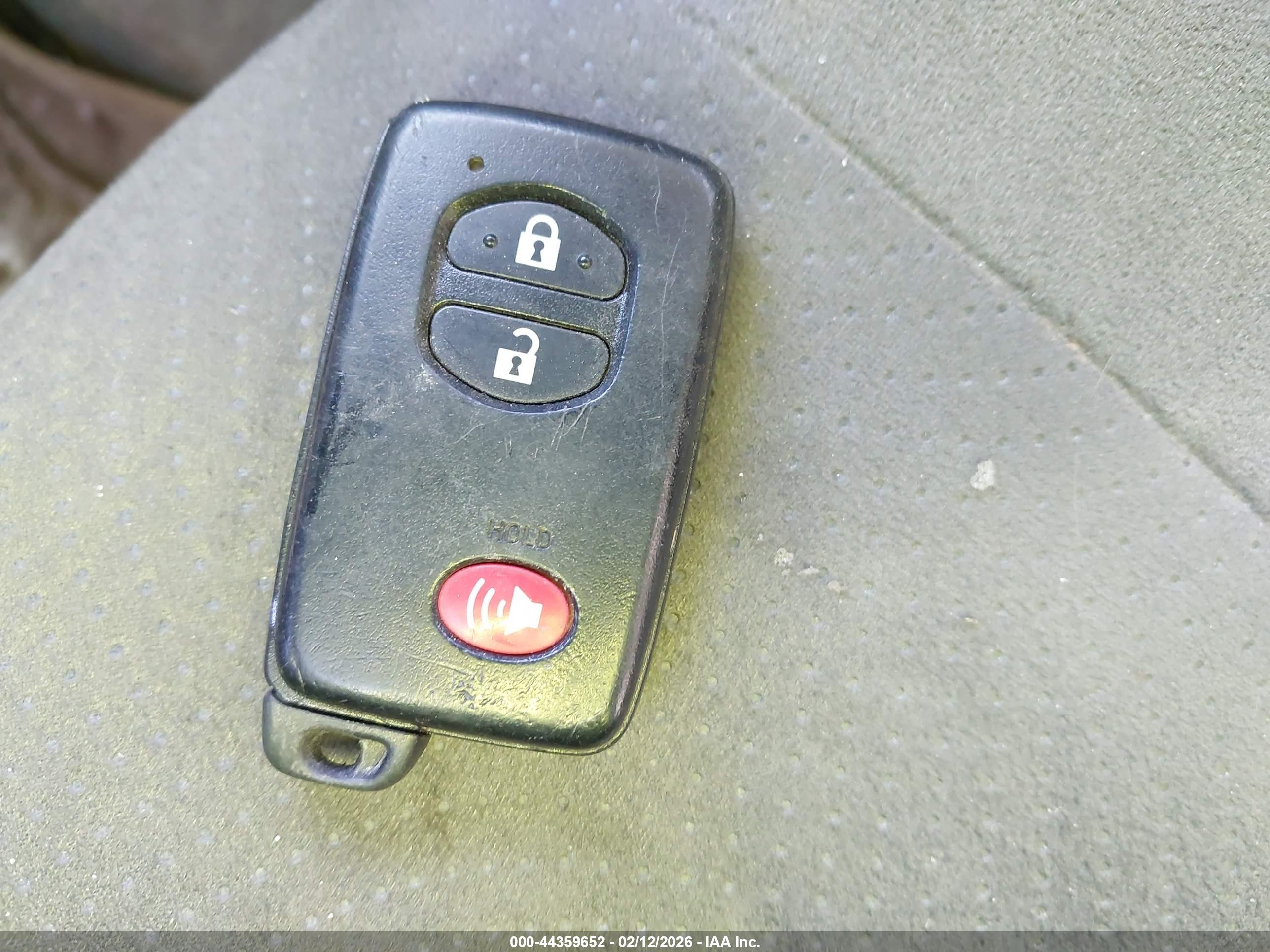 TOYOTA PRIUS image 11