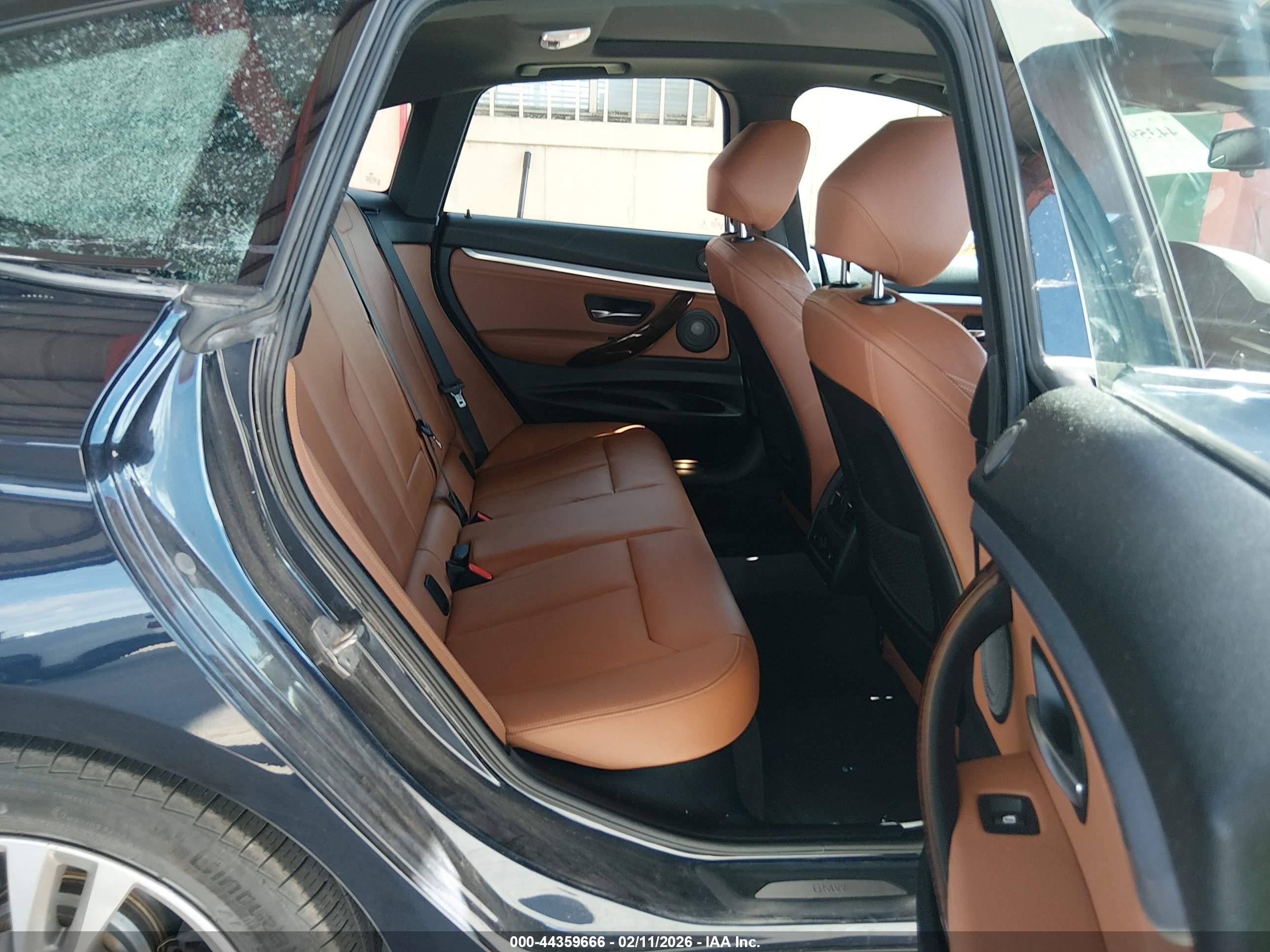 BMW 335I image 8